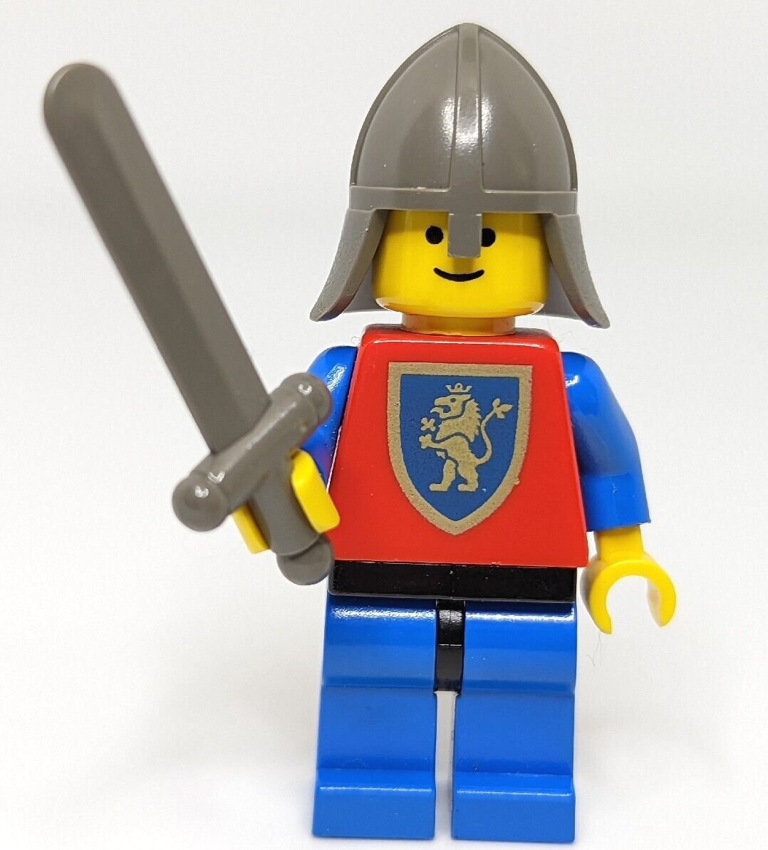LEGO Vintage Castle Minifigures: Lion Knights Crusader w/ Sword (cas115) 6039 - StudBee