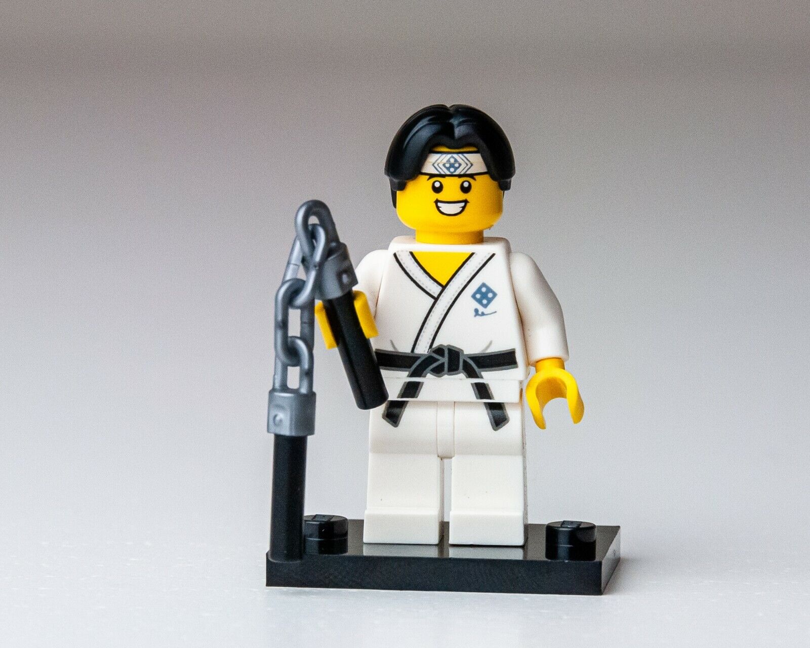 LEGO Martial Arts Boy - CMF Series 20 - col20-10 (col367) Minifigures - StudBee