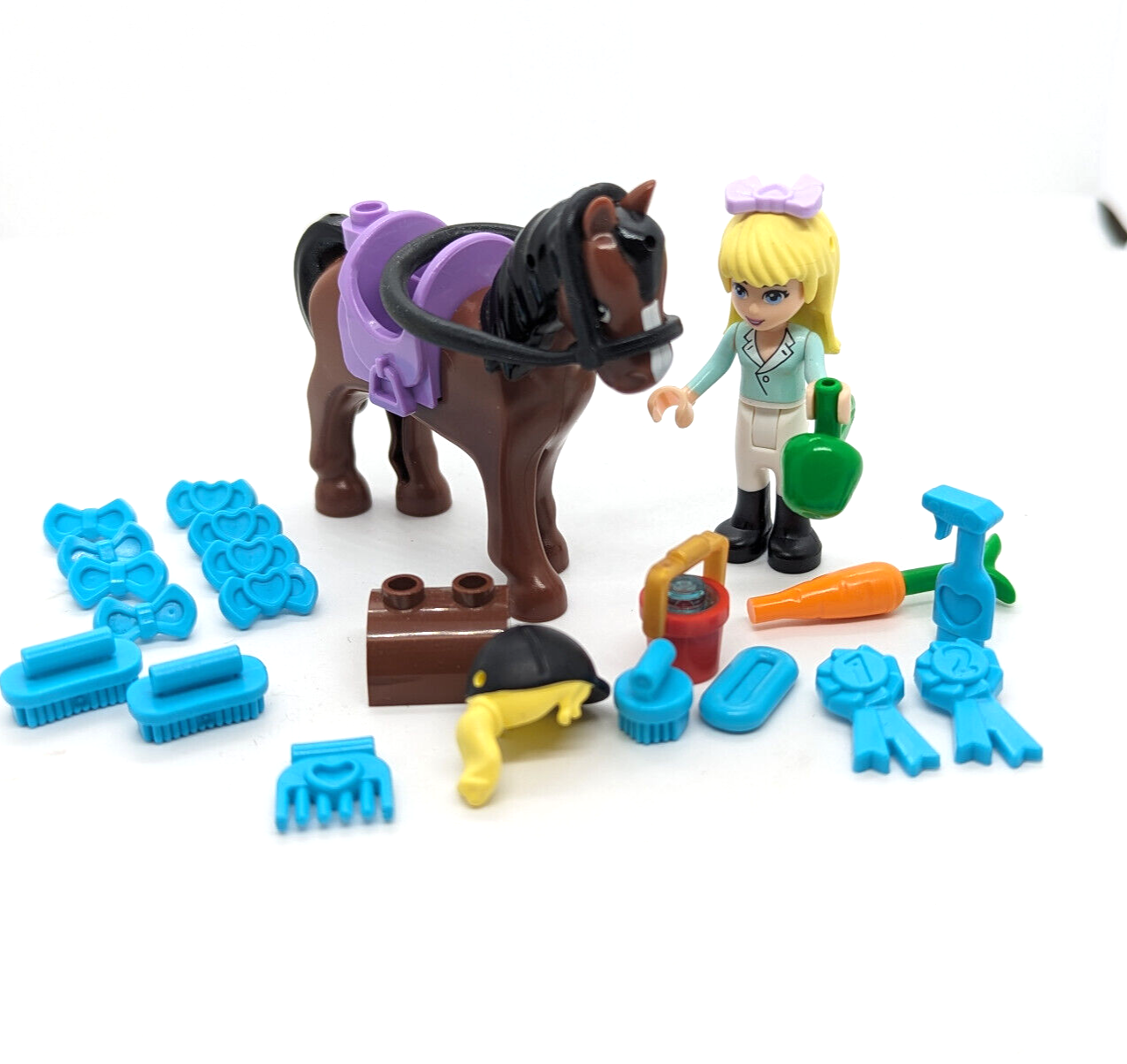 LEGO Friends Minifigure Stephanie & Lot Accessories 41057 frnd068 Horse Show - StudBee