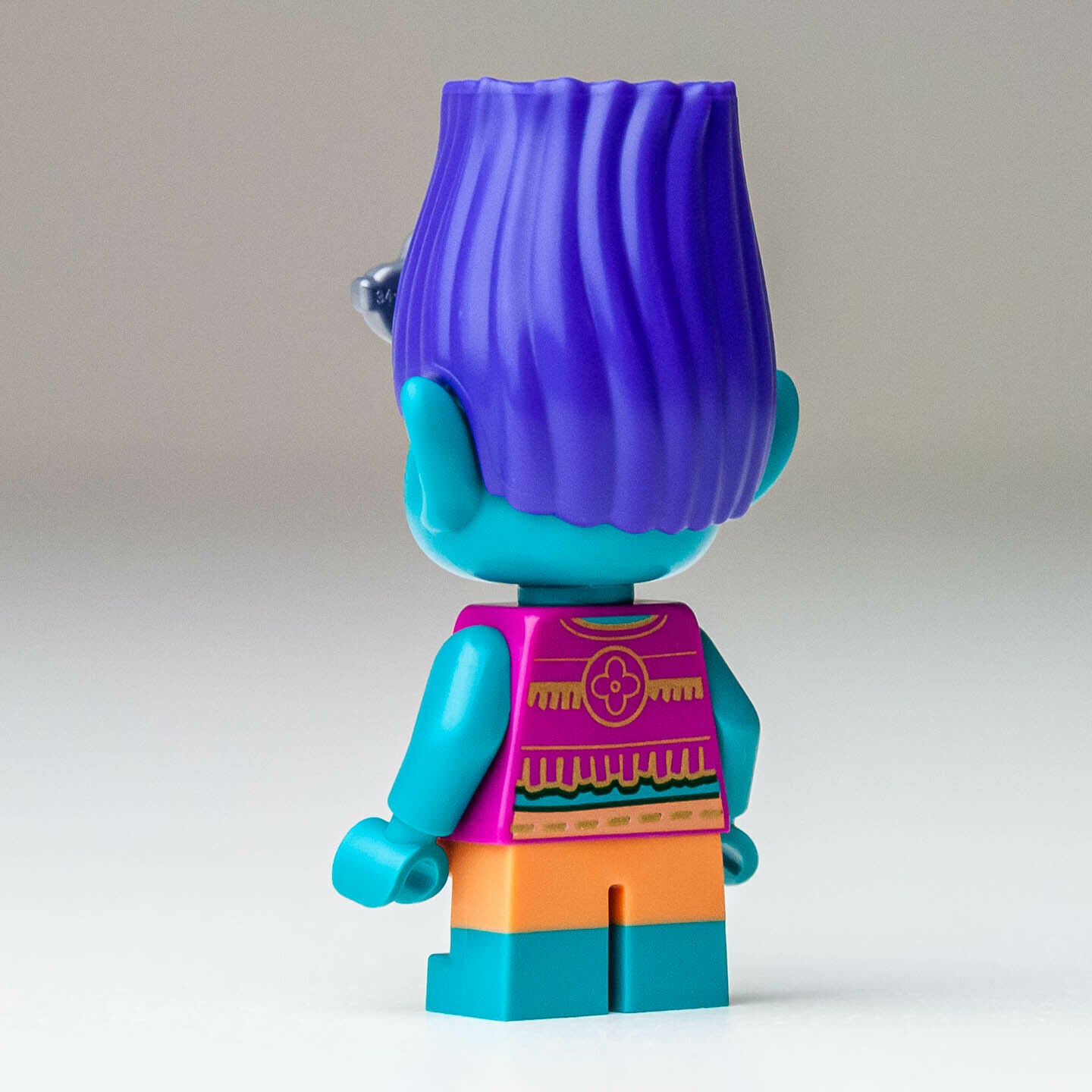 New LEGO Branch (Magenta Vest) Minifigure - Vibe City Concert - 41258 (twt023) - StudBee