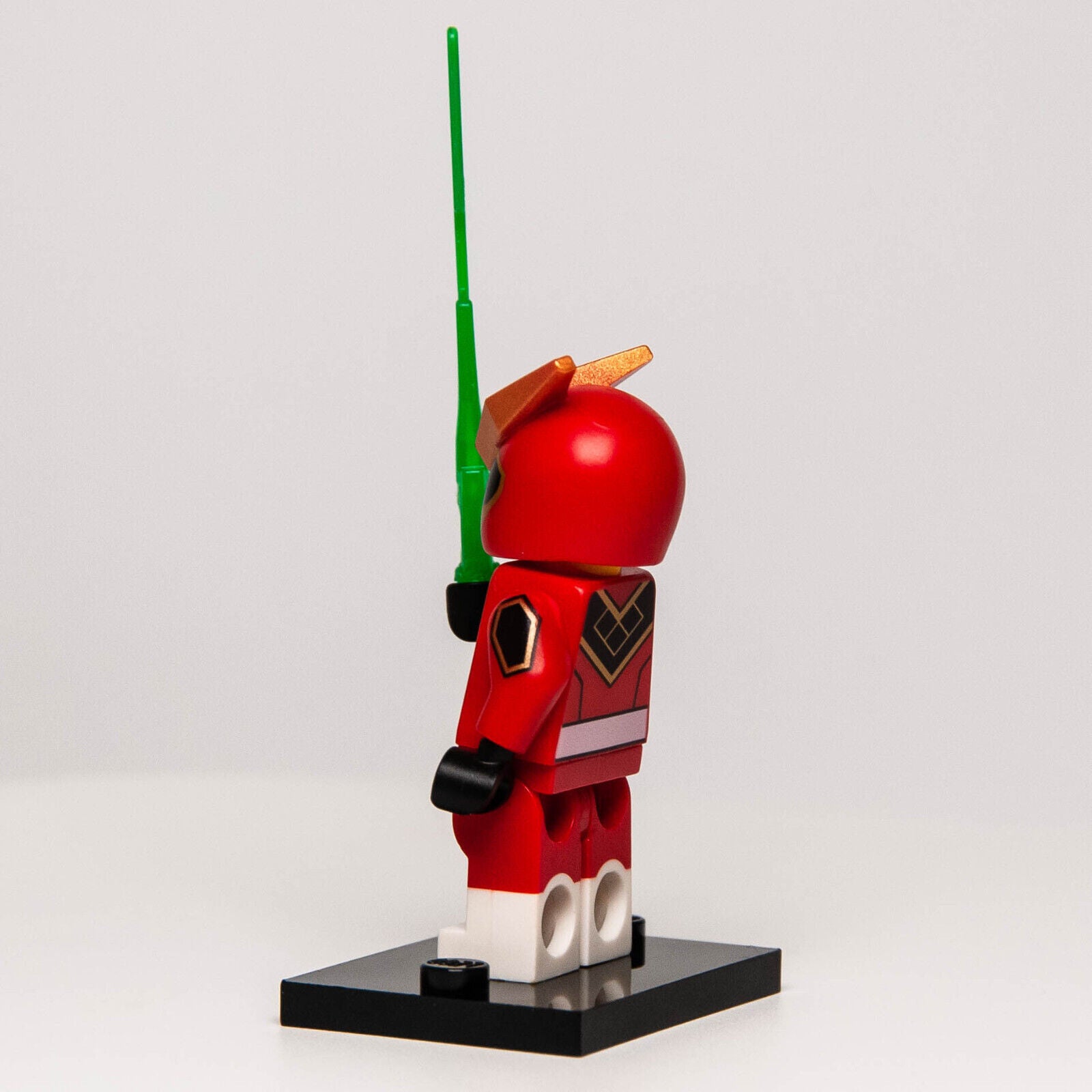 Lego CMF Series 20 Minifigure w/ Plate & Sword - Super Warrior (col20-9) 71027 - StudBee