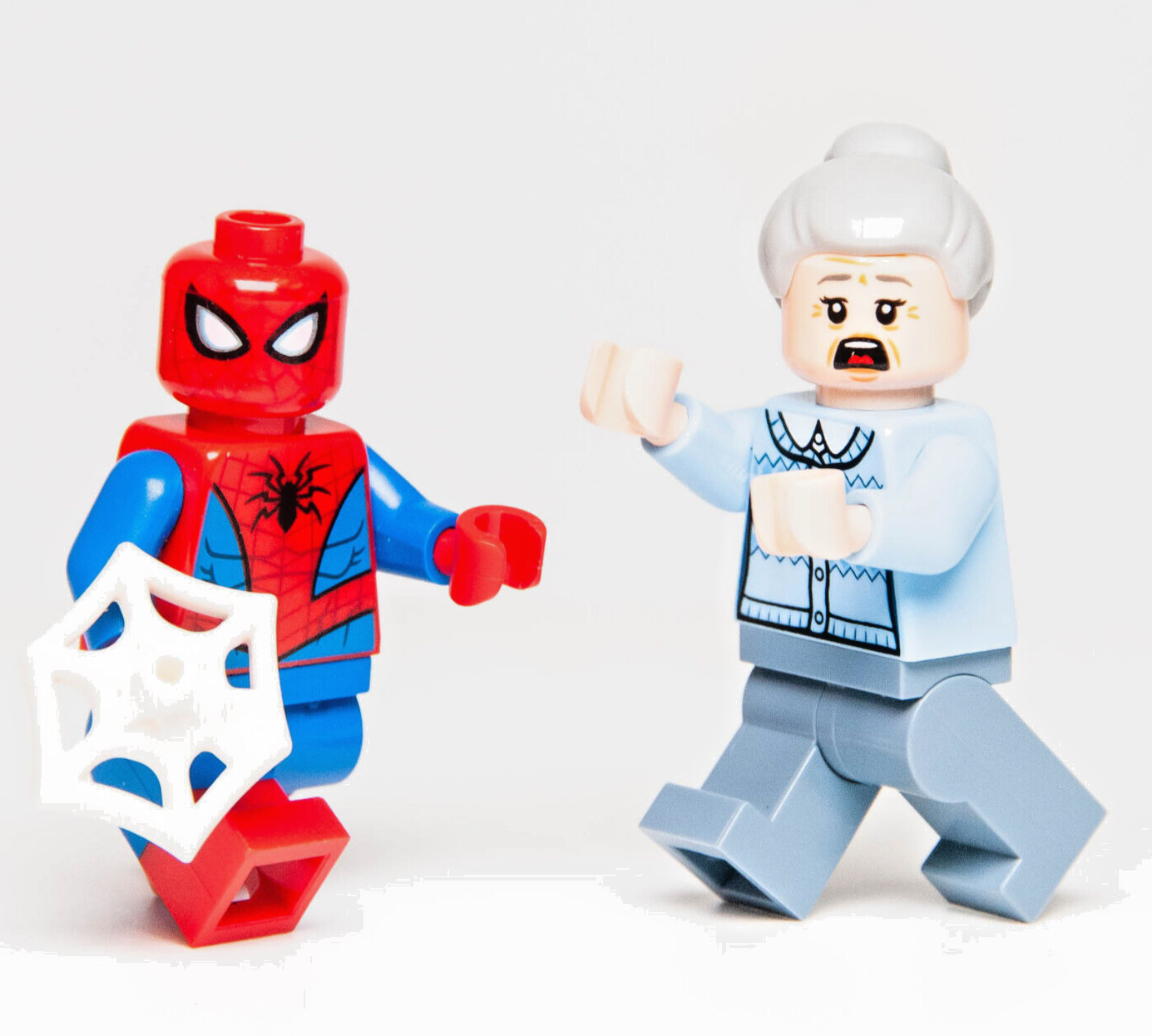 Lego 76115 Minifigure Lot : Spider-Man (sh536) & Aunt May (sh544) Mech vs. Venom - StudBee