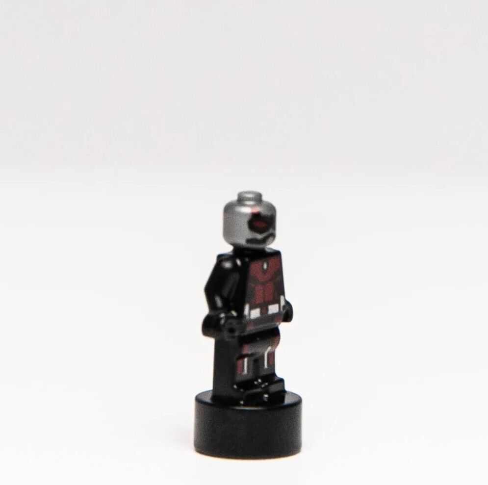 LEGO Avengers Micro Minifigure Ant-Man Upgraded Suit 76192 (90398pb044)(sh - StudBee