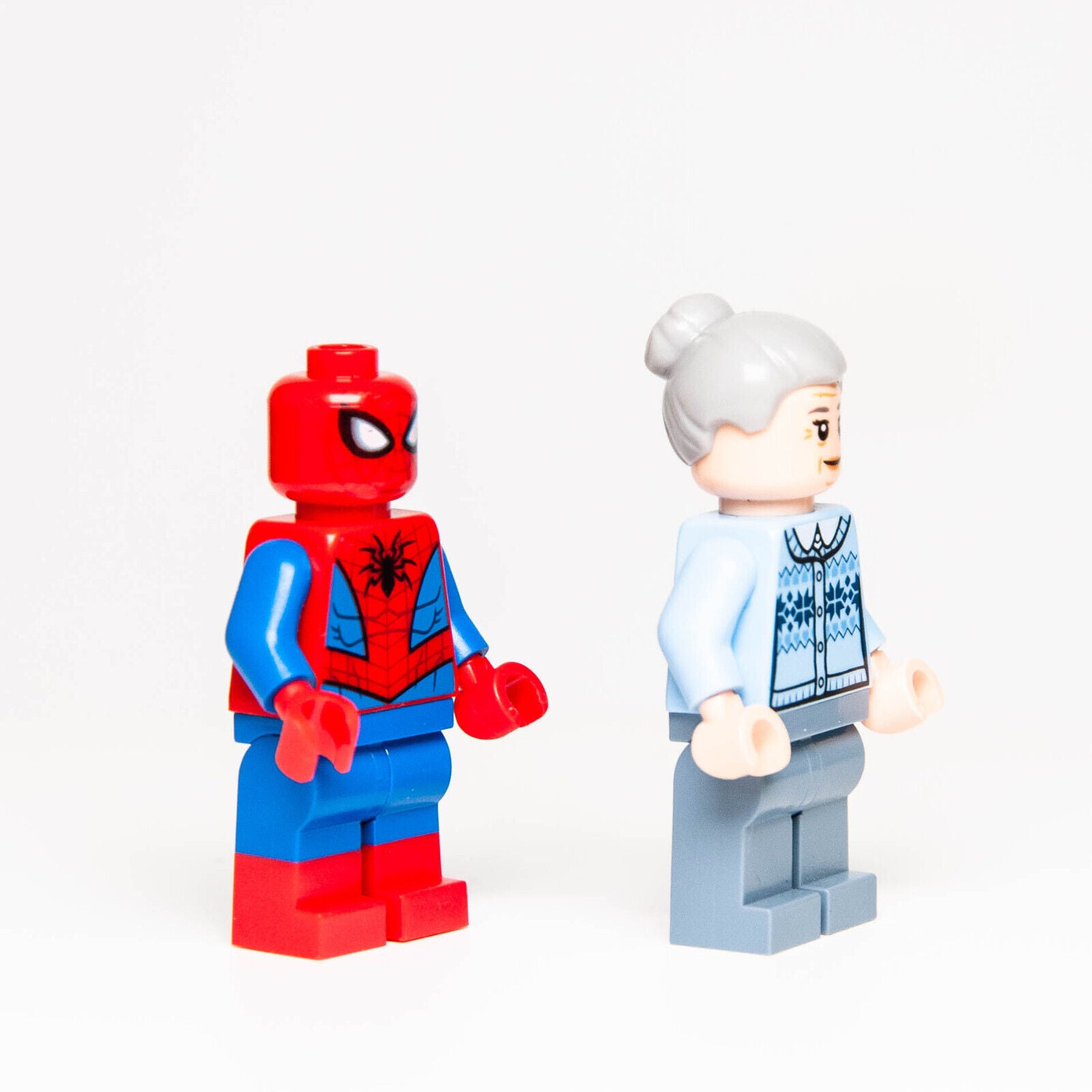 Lego 76115 Minifigure Lot : Spider-Man (sh536) & Aunt May (sh544) Mech vs. Venom - StudBee