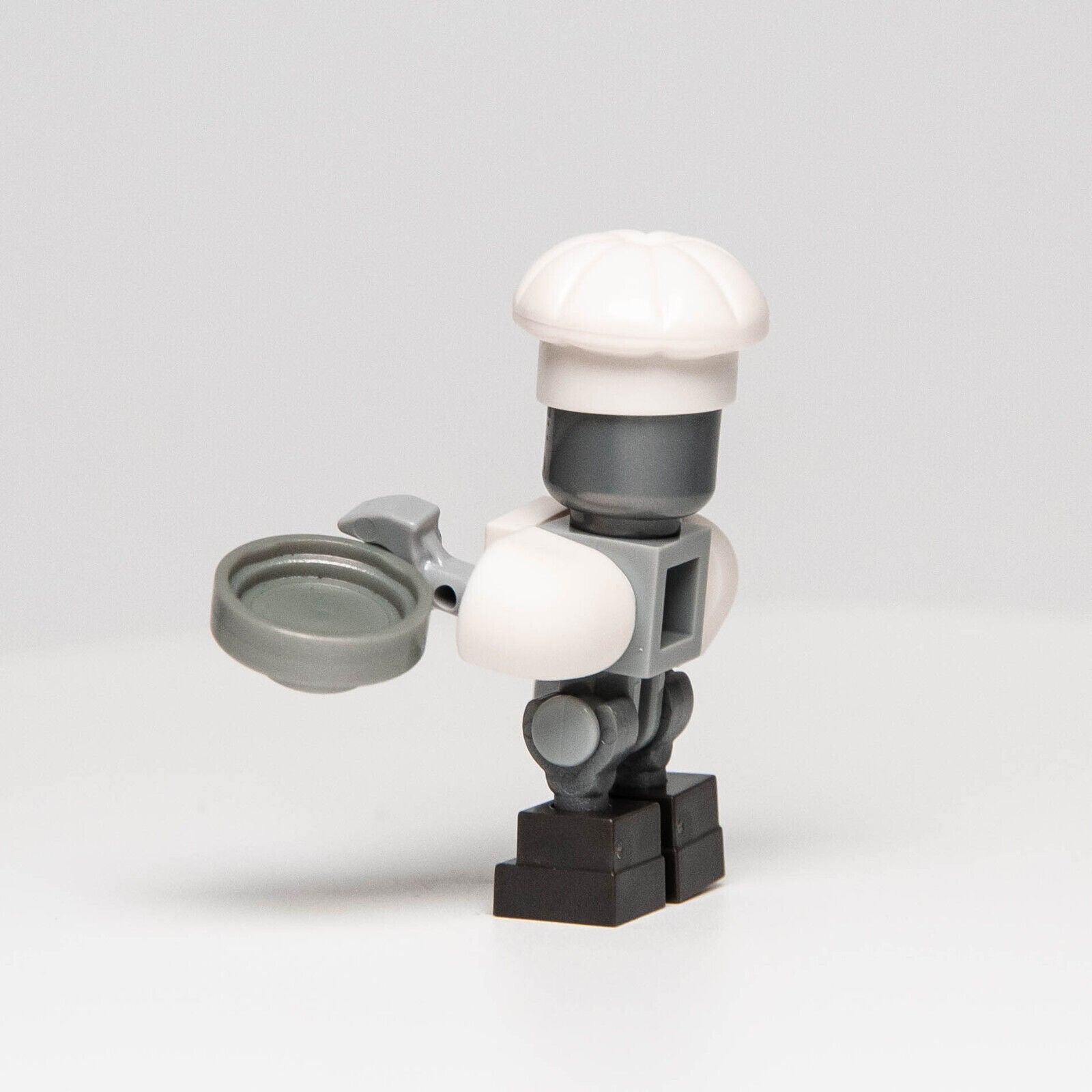 Lego Nexo Knights Minifigure - Chef Eclair w/ Pan (nex009) - StudBee