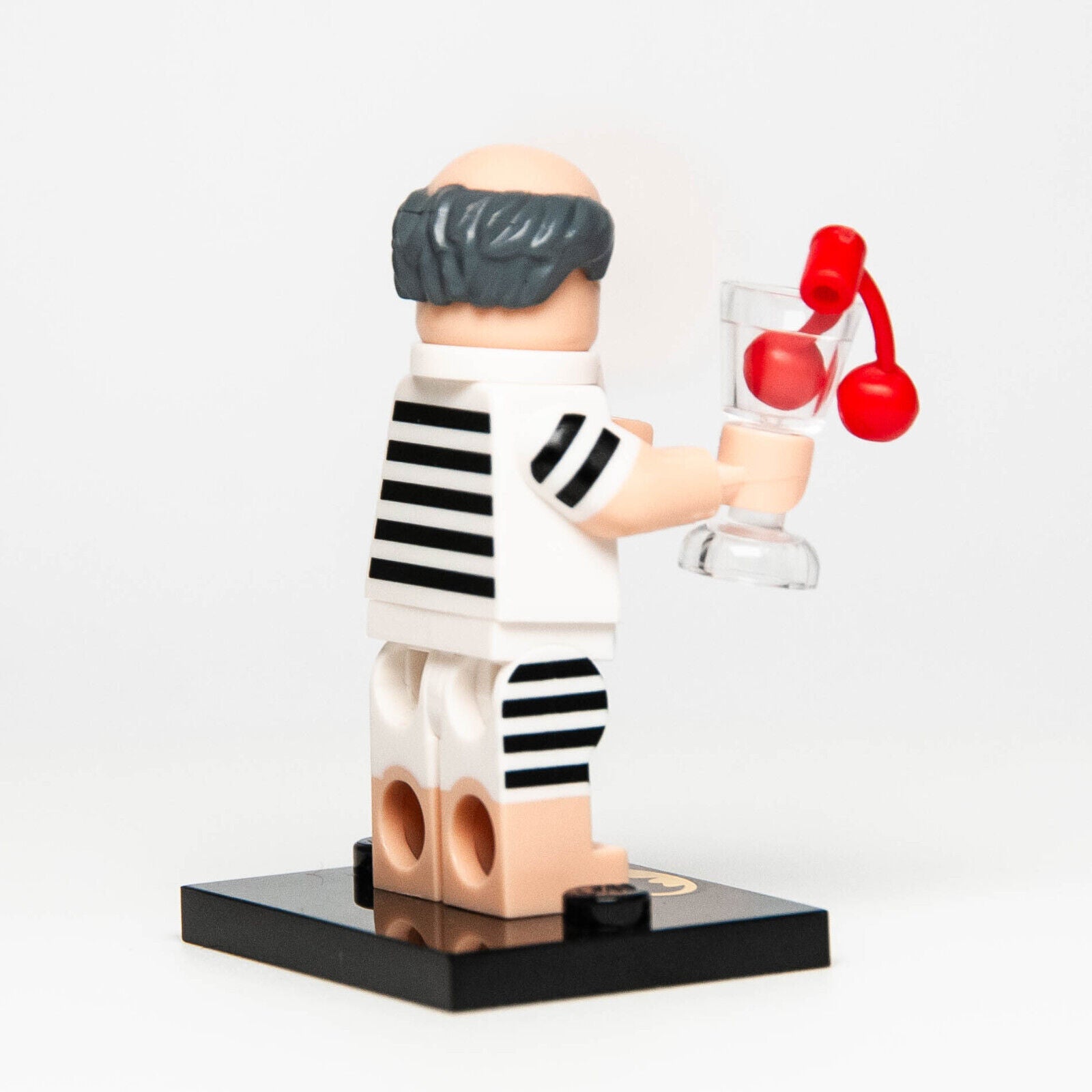 Lego DC Batman CMF Series 2 71020 Minifigure -Beach Vacation Alfred (coltlbm2-10 - StudBee