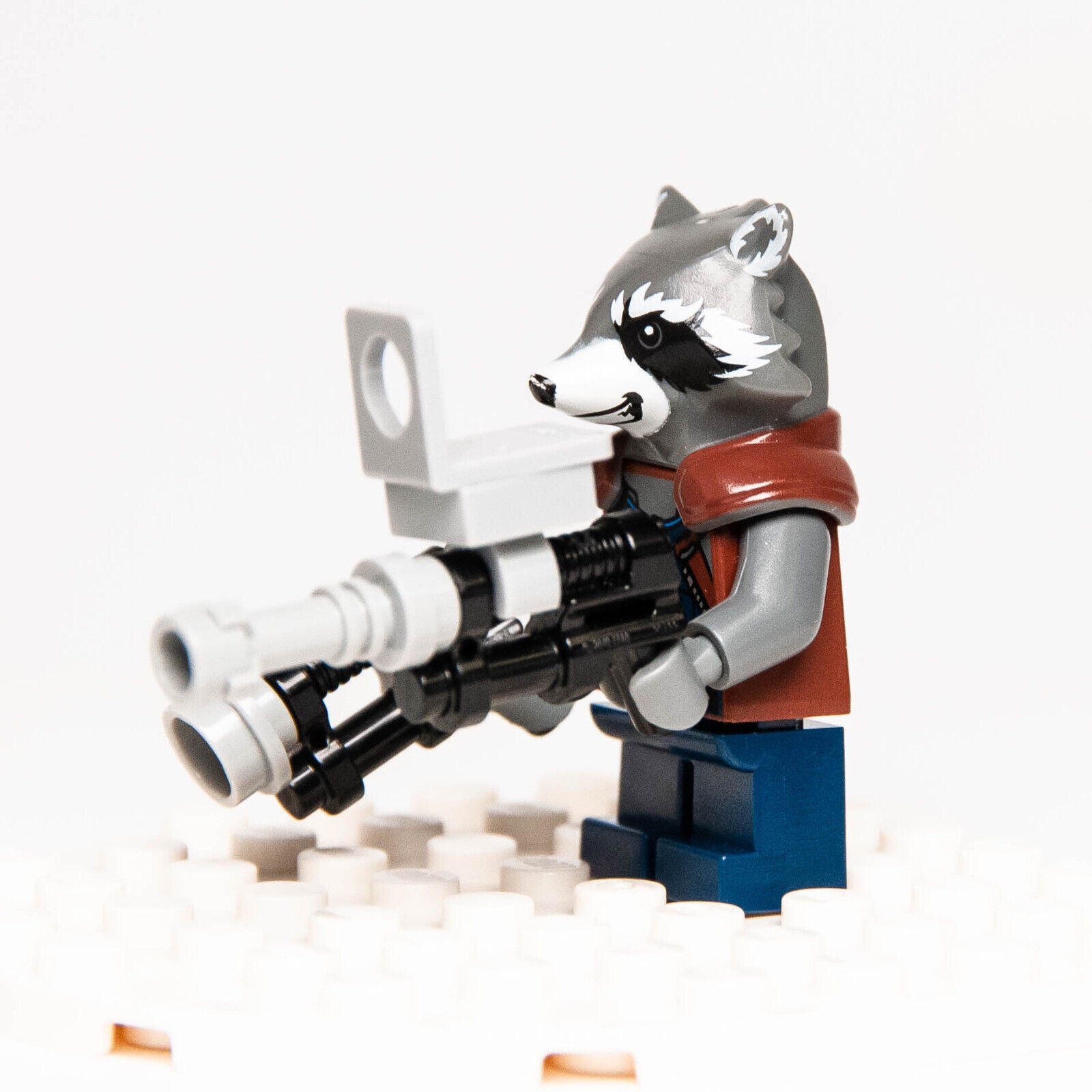 Lego Guardians of the Galaxy Minifigure - Rocket Racoon w Gun (sh384) 76079 - StudBee