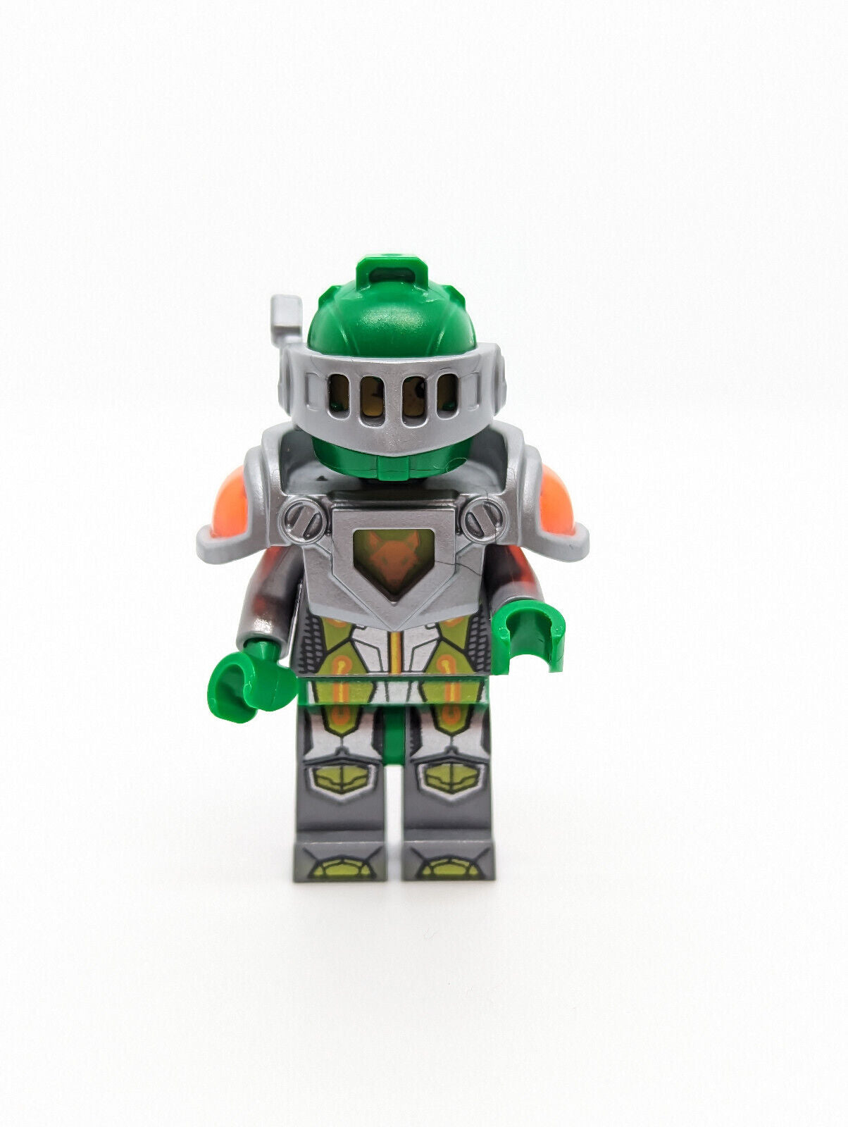 LEGO Nexo Knights Minifigure - Aaron (nex004) 70313 w/ Shield & Blaster - StudBee