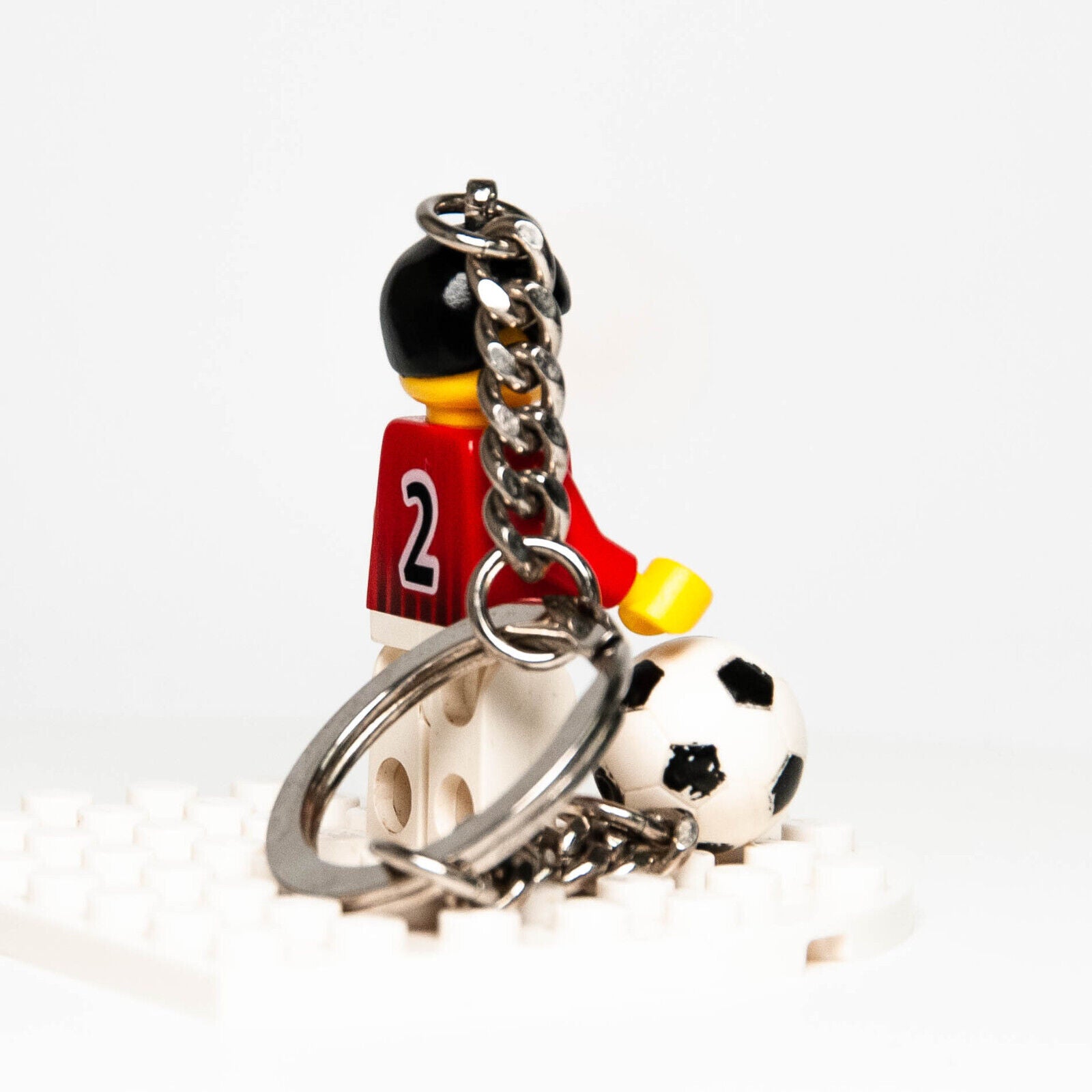 LEGO Minifigure Key Chain - Soccer Player with Ball (3946) 2002 soc086 soc061