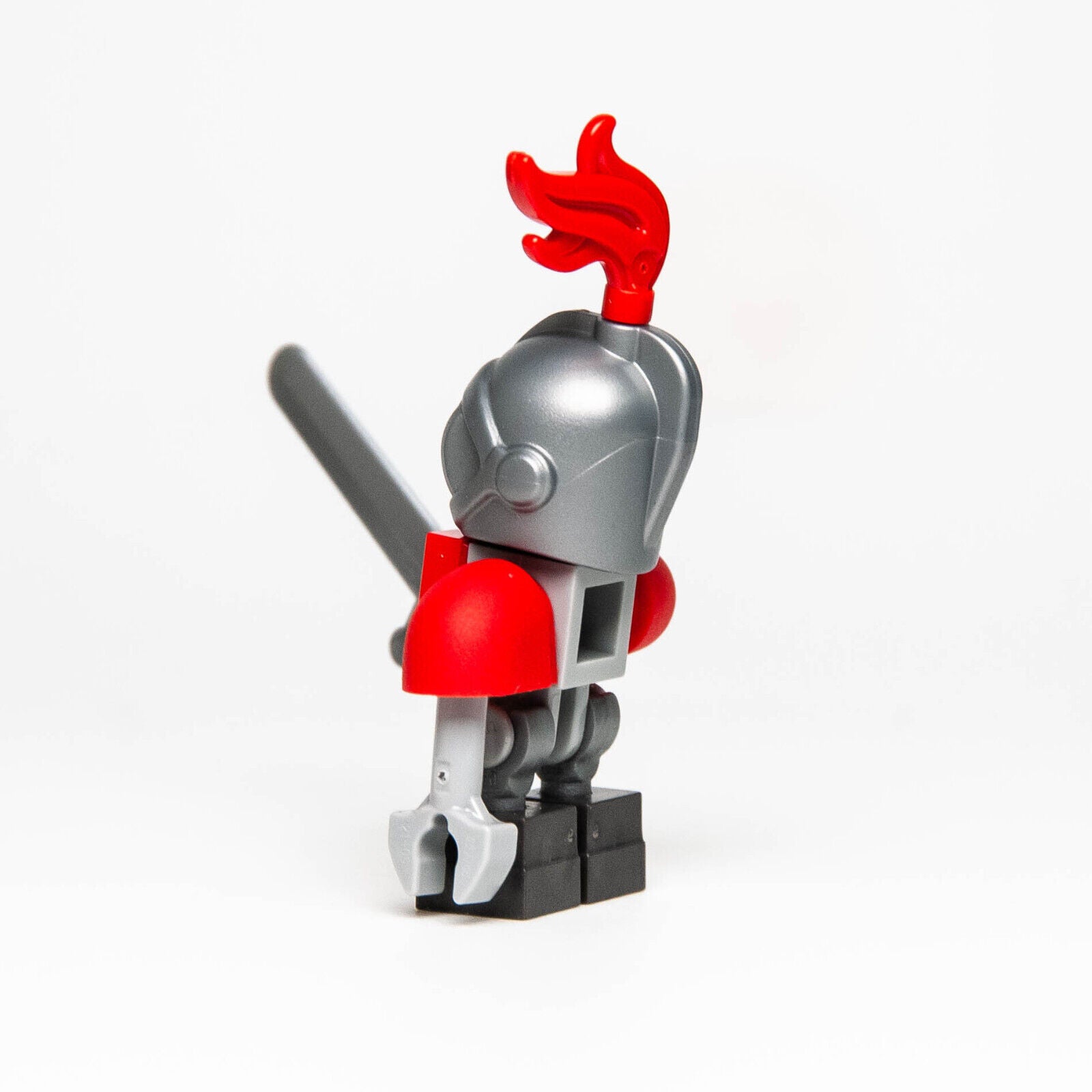 LEGO Nexo Knights Minifigure - Macy's Bot w/ Sword (nex049) 70319 - StudBee