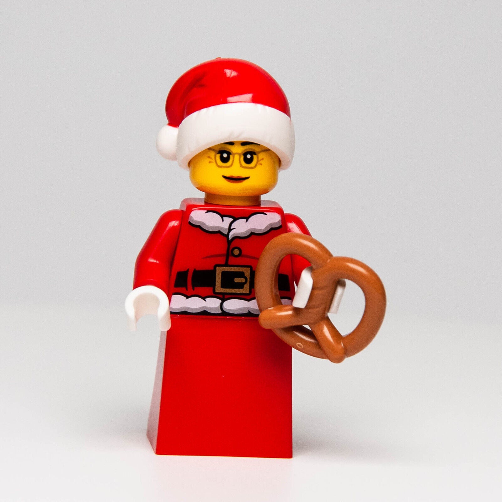 New Lego Holiday (BAM )Christmas Minifigure - Mrs. Claus w/ Pretzel 2022 - StudBee