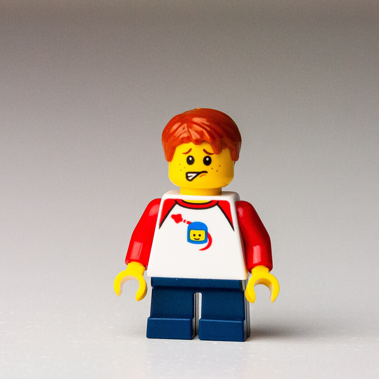 NEW LEGO Minifigure - Boy Kid in Benny Classic Space Shirt (twn397) 31108 - StudBee