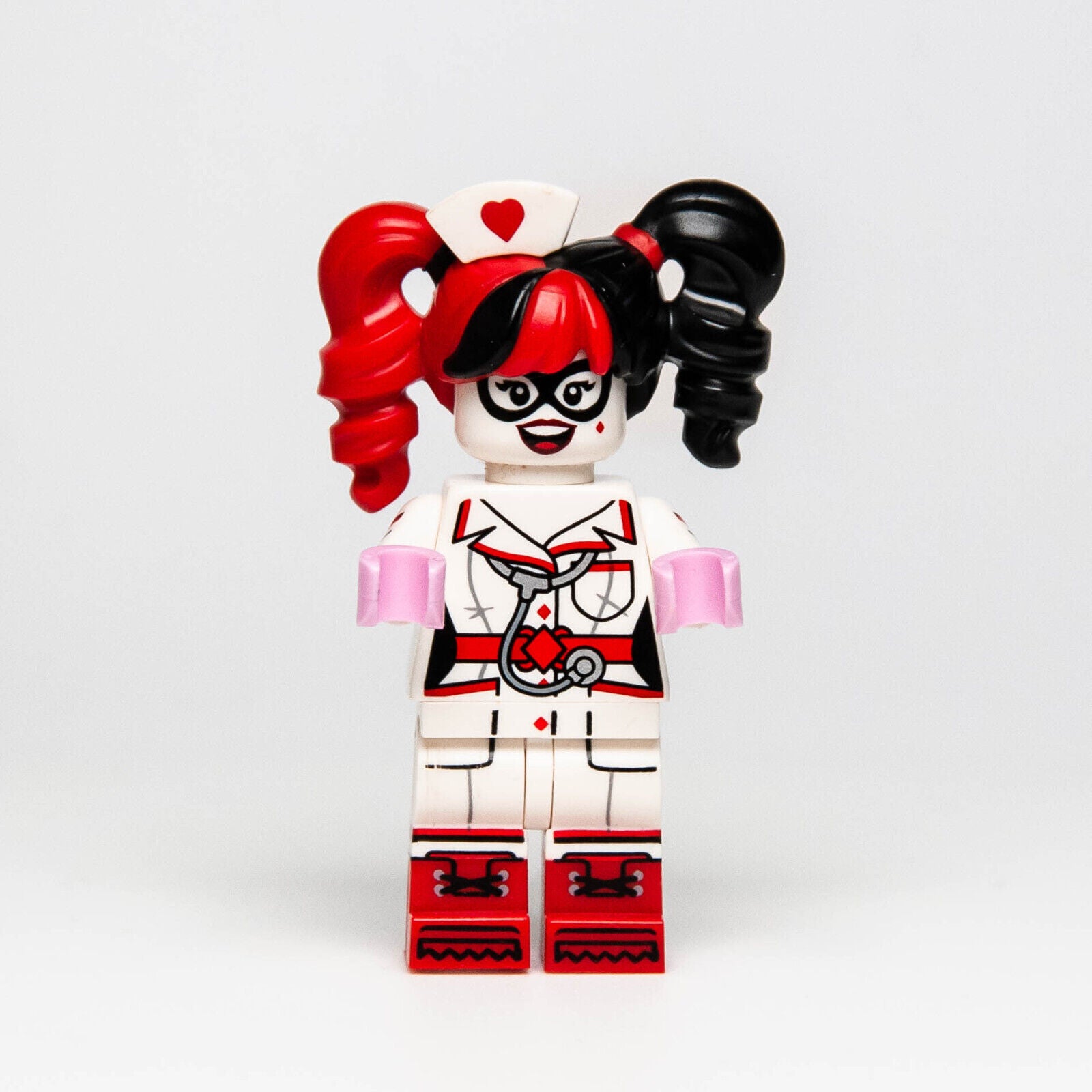 Lego  Batman Movie Series 1 Minifigure: Nurse Harley Quinn (coltlbm13) 71017 - StudBee