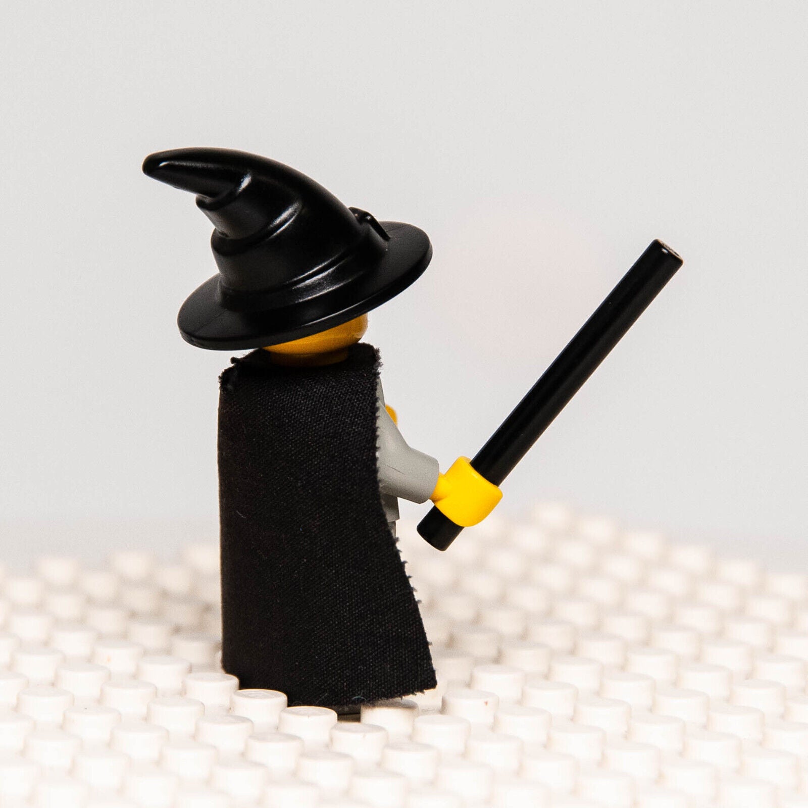 LEGO Harry Potter - Hogwarts Torso Minifigure - Sorting Hat (hp035) 4701 - StudBee