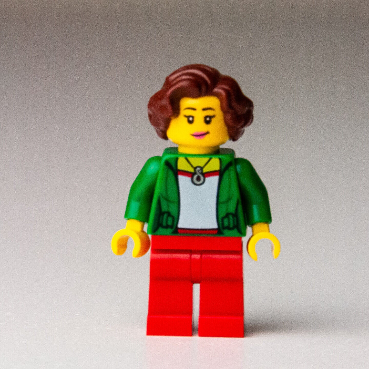 NEW Female (Green Jacket) - Caravan Family Holiday - (twn399) LEGO Minifigure - StudBee