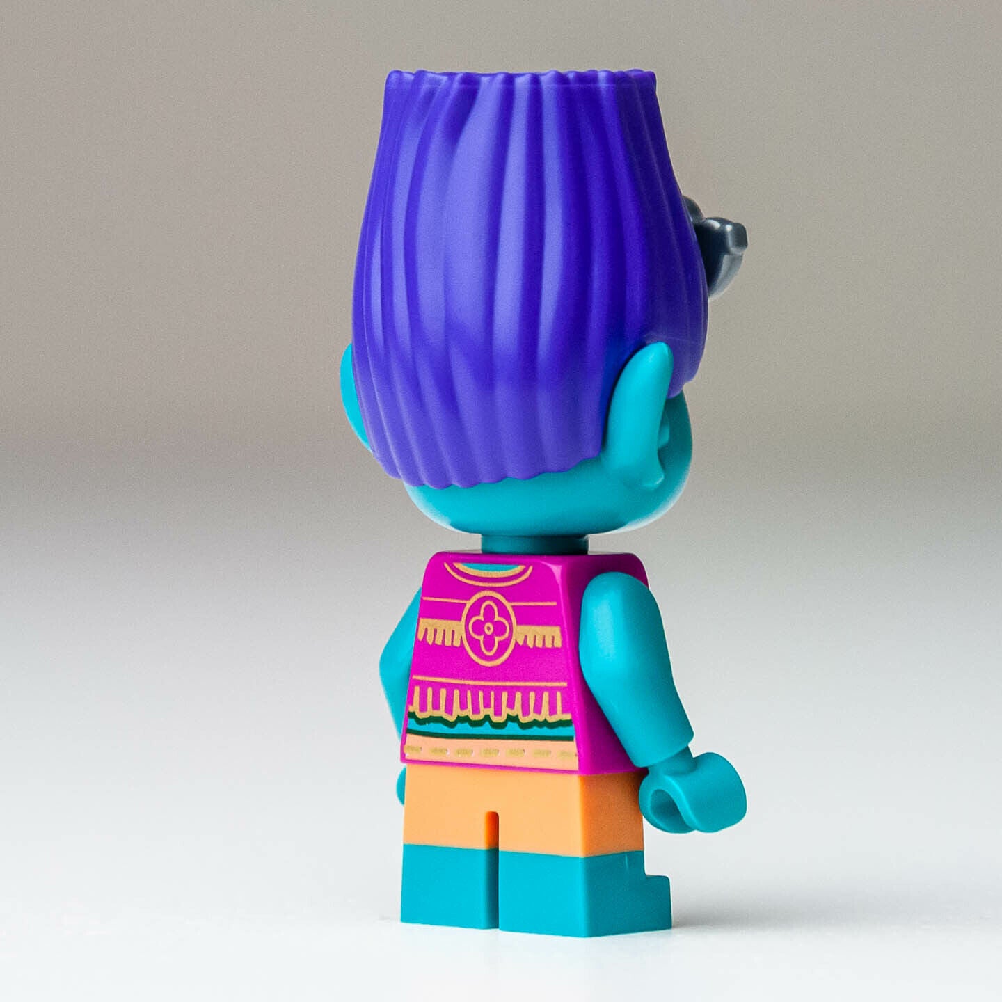 New LEGO Branch (Magenta Vest) Minifigure - Vibe City Concert - 41258 (twt023) - StudBee