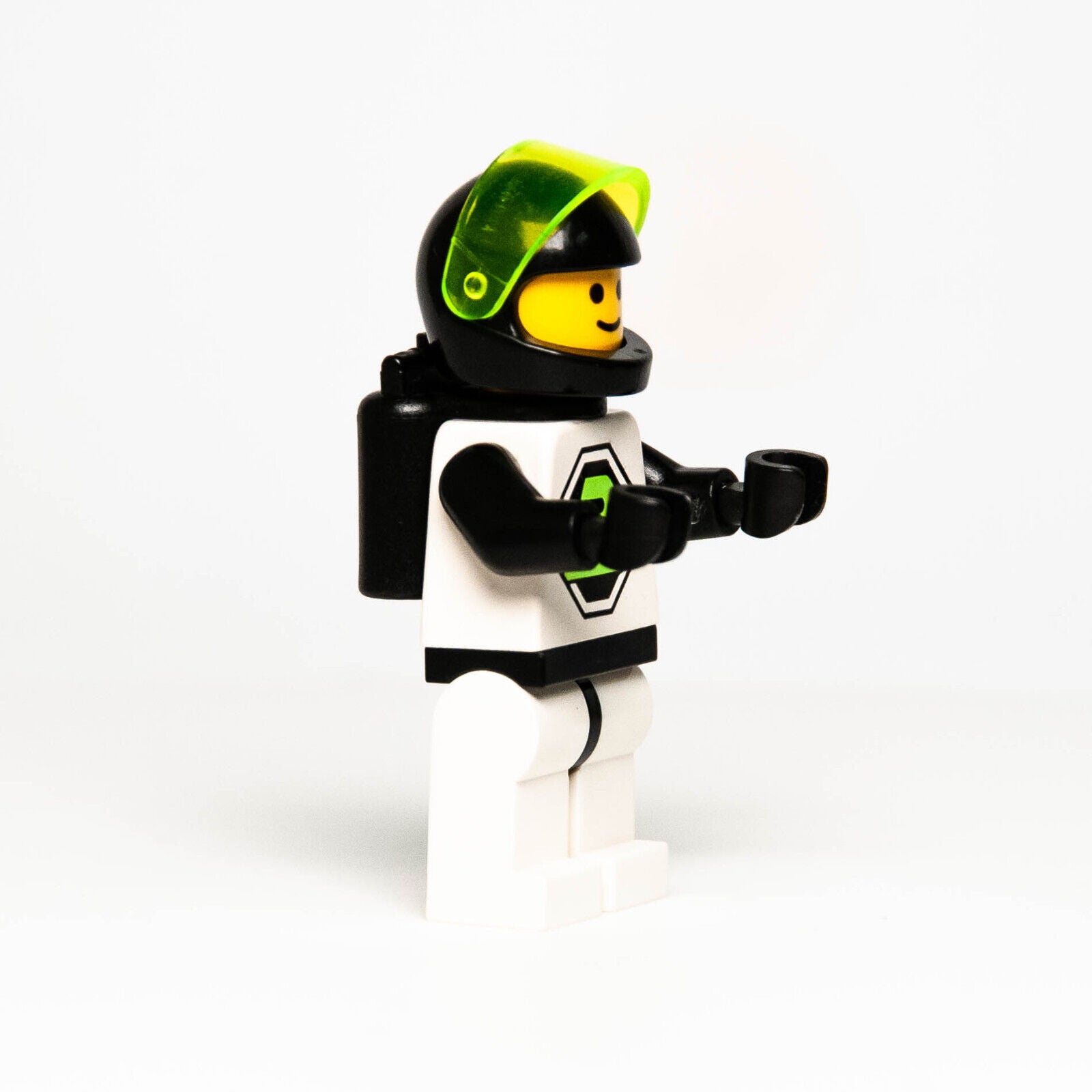 Lego Space Blacktron II Minifigure w/ Airtanks (sp002) 6897 6704 6957 6933 6832