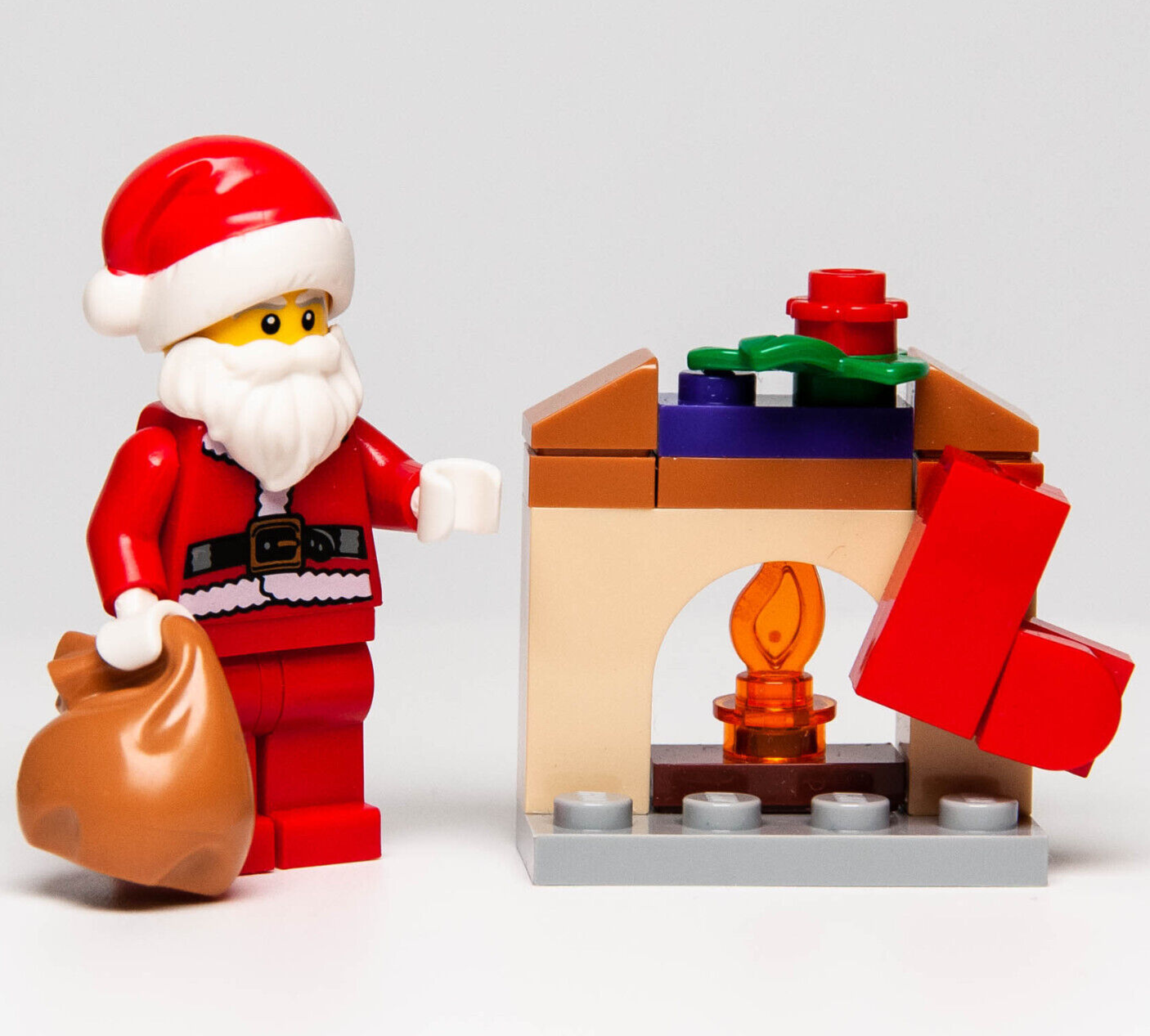 New LEGO Advent Minifigure Lot Santa Claus 60201-25 Fireplace 41420-4 Christmas) - StudBee