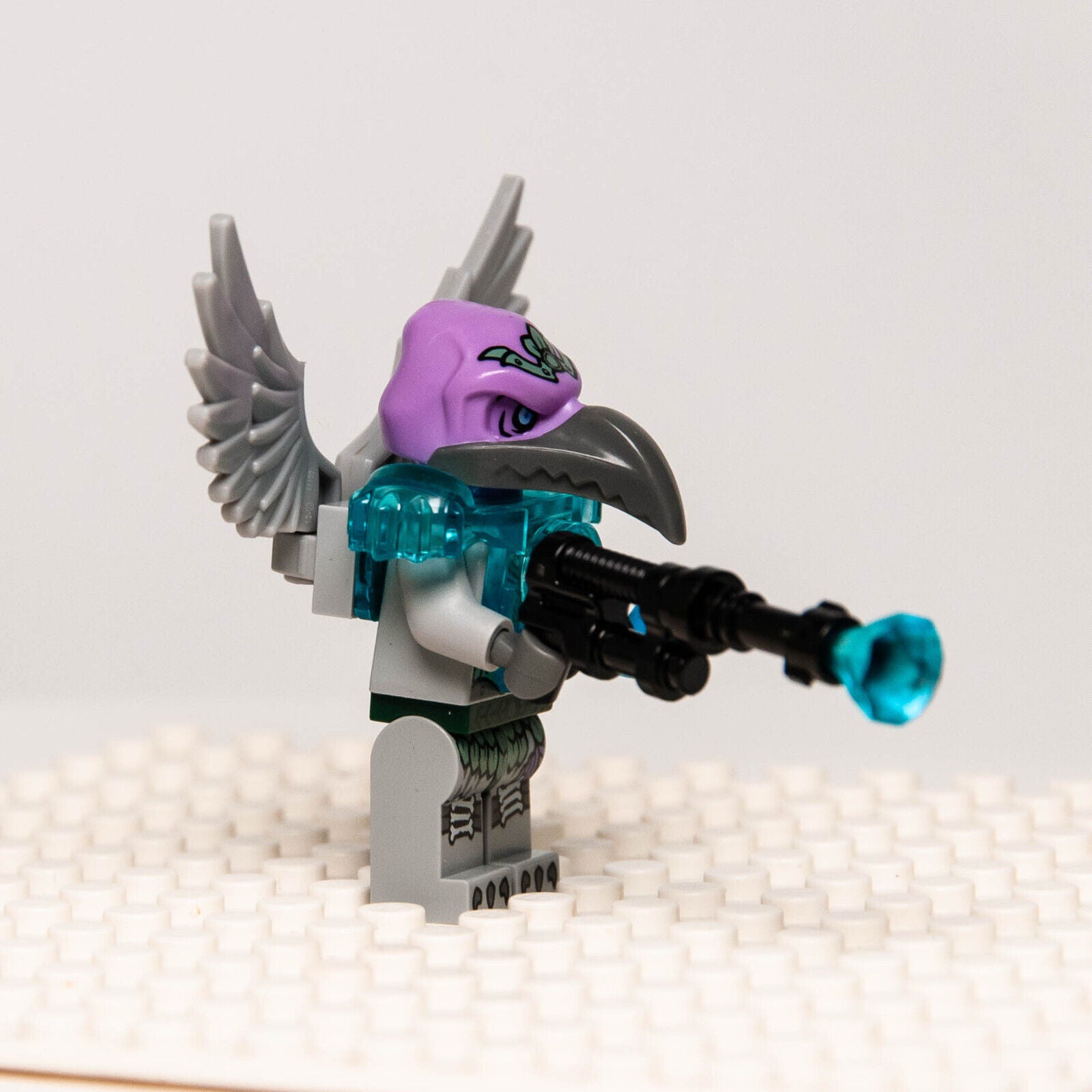 LEGO Chima Minifigure - Vardy (loc080) Vulture Ice Chi - StudBee