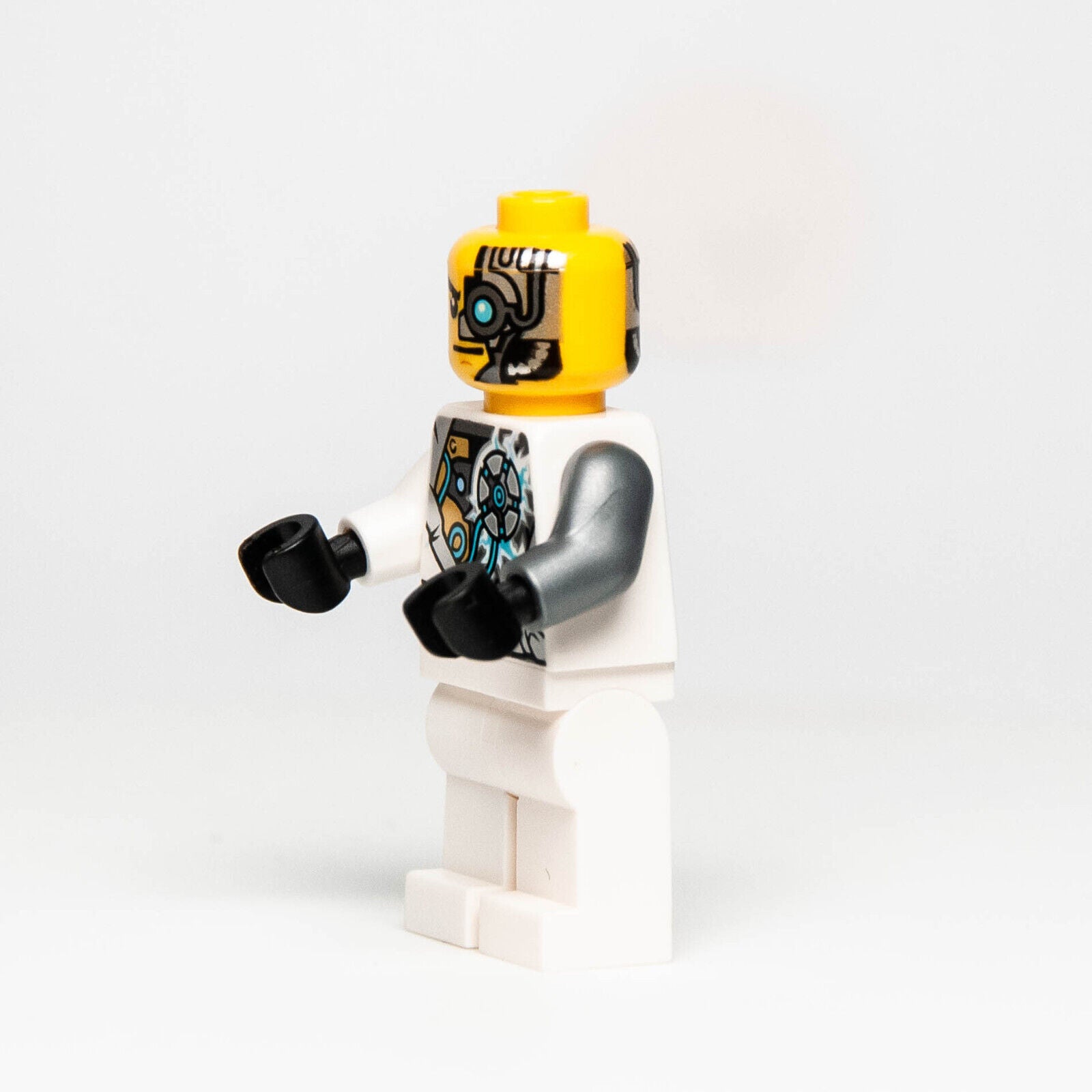 LEGO Ninjago Minifigure: Zane Techno Robe, Rebooted Battle Damage (njo085) 70724 - StudBee