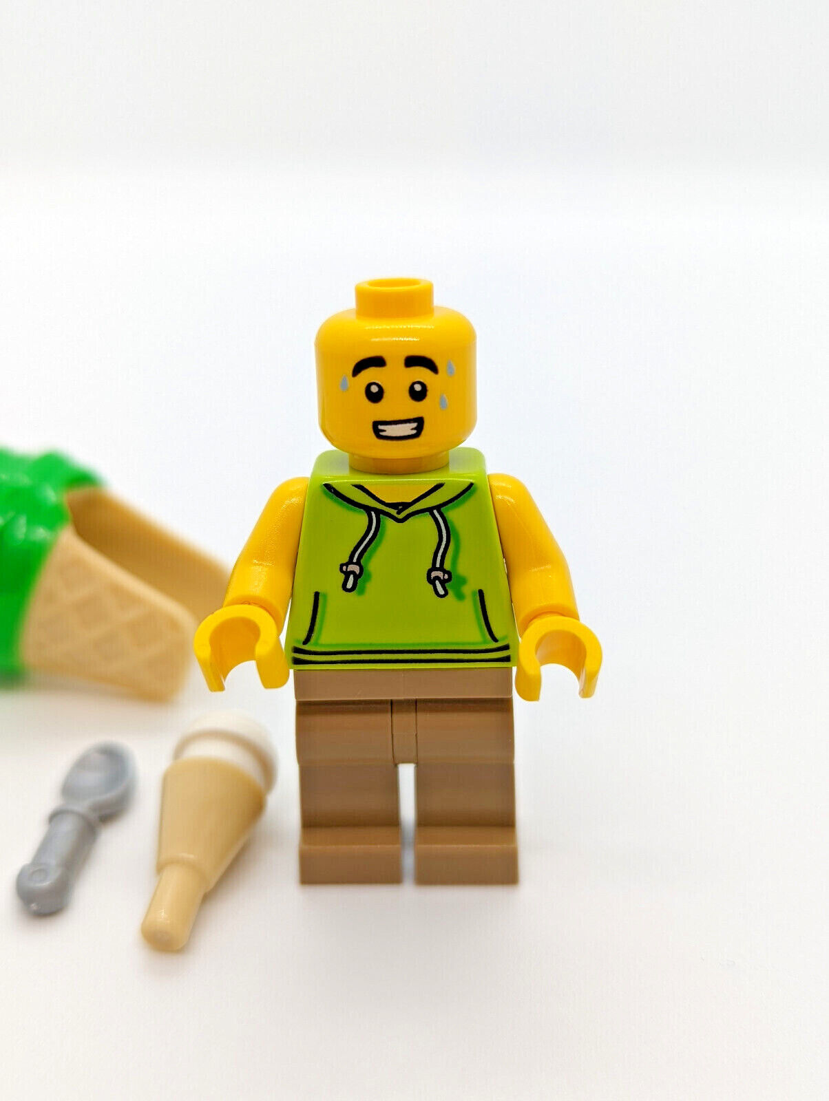 NEW LEGO City Town Ice Cream Vendor Minifigure (cty1389) w/ Spoon & Cone - StudBee