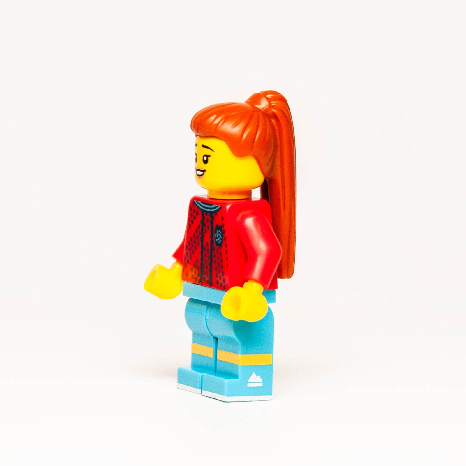 New Lego BAM 2023 Q3 Minifigure - Female Football Soccer Champion Player, Trophy - StudBee