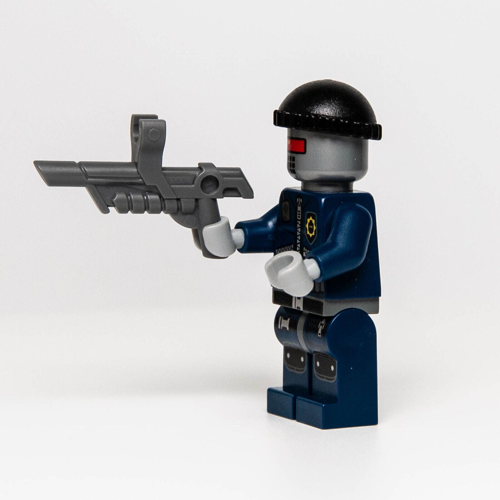 LEGO Movie Minifigure Robo SWAT Police w/ Knit Cap (tlm045) Book Exclusive - StudBee