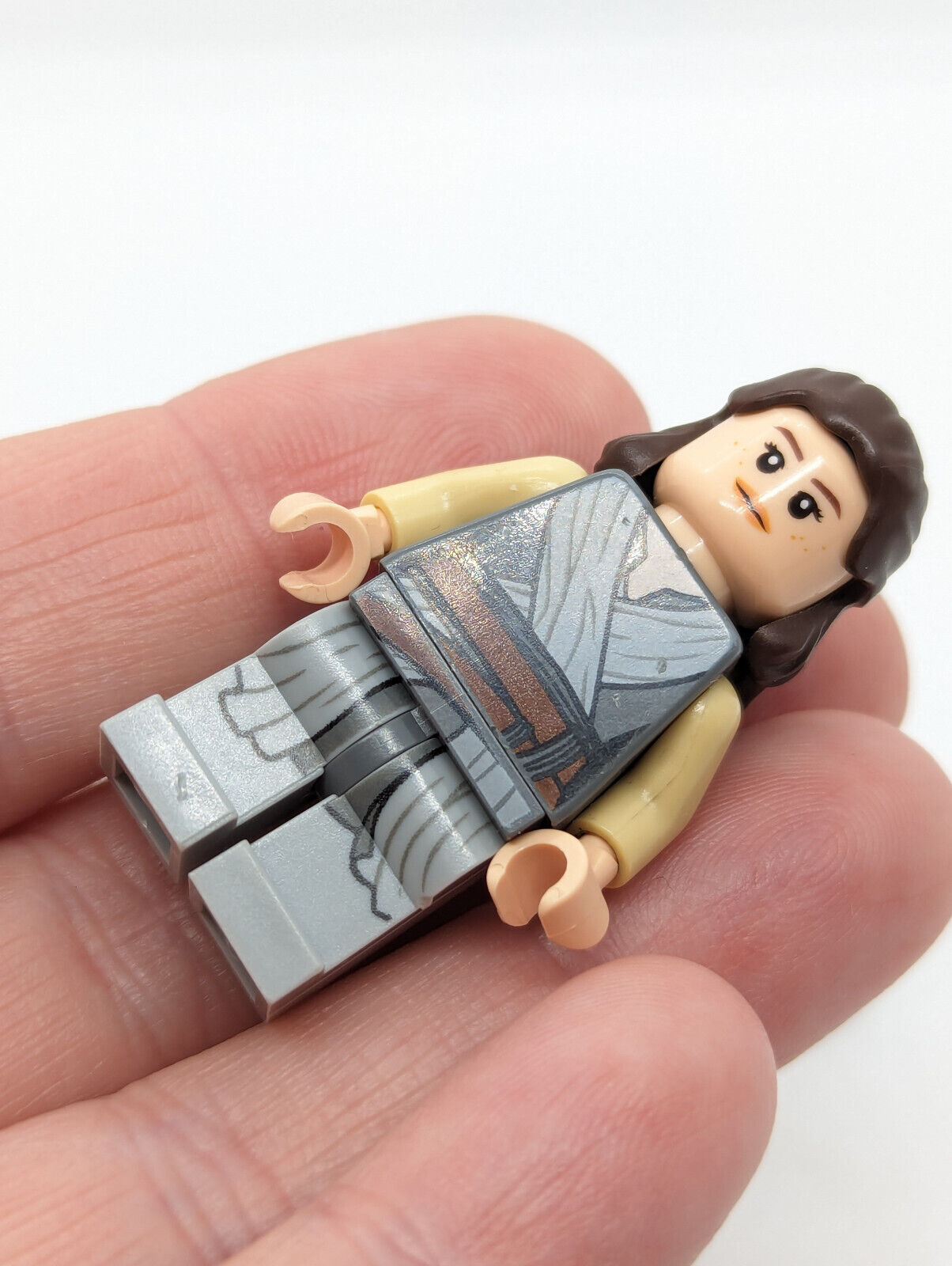 LEGO Star Wars Minifigure - Rey (sw0866) 75189 75216 Jedi Gray Robe - StudBee