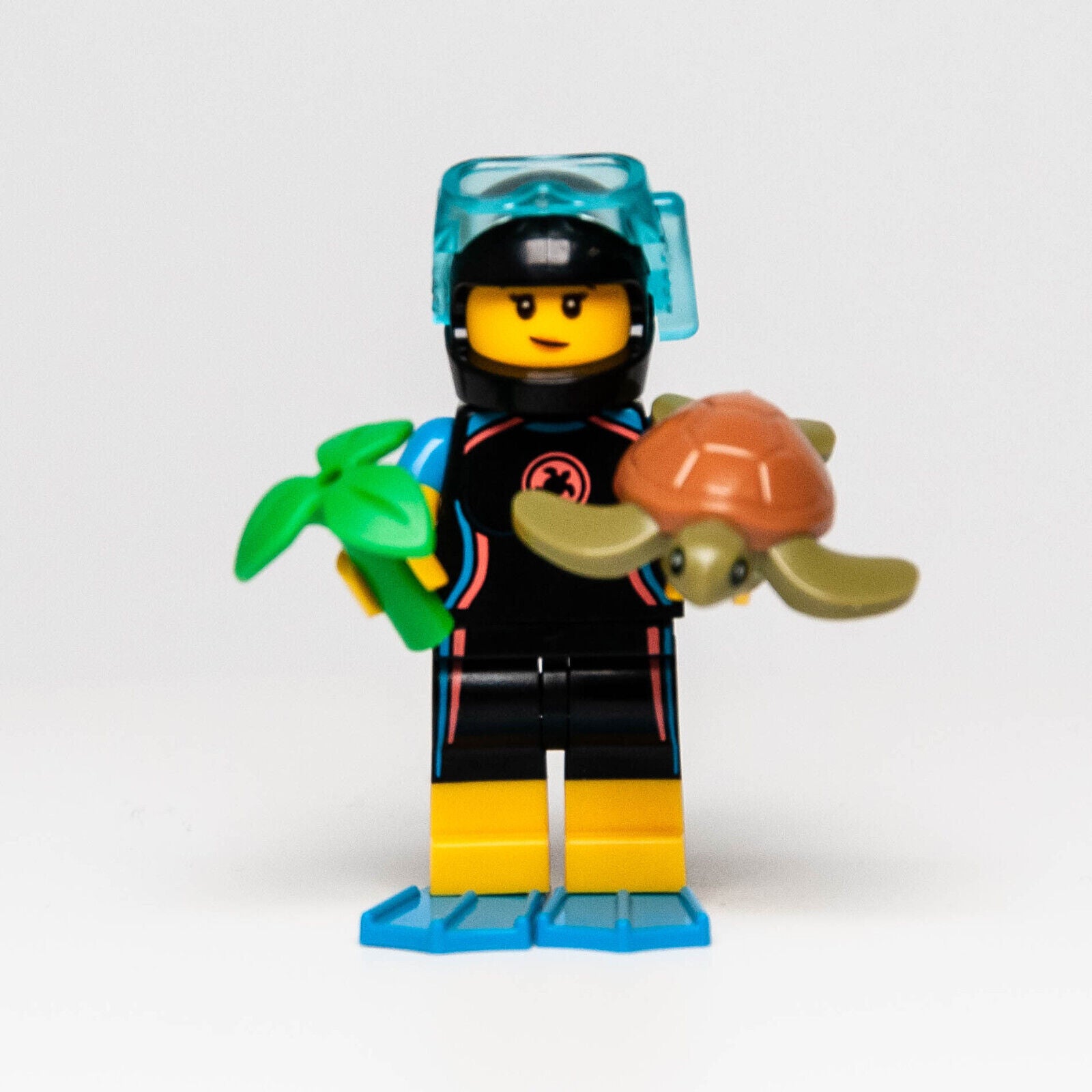 LEGO 71027 CMF Series 20 Minifigure - Sea Rescuer w/ Turtle (col369 col20-12) - StudBee
