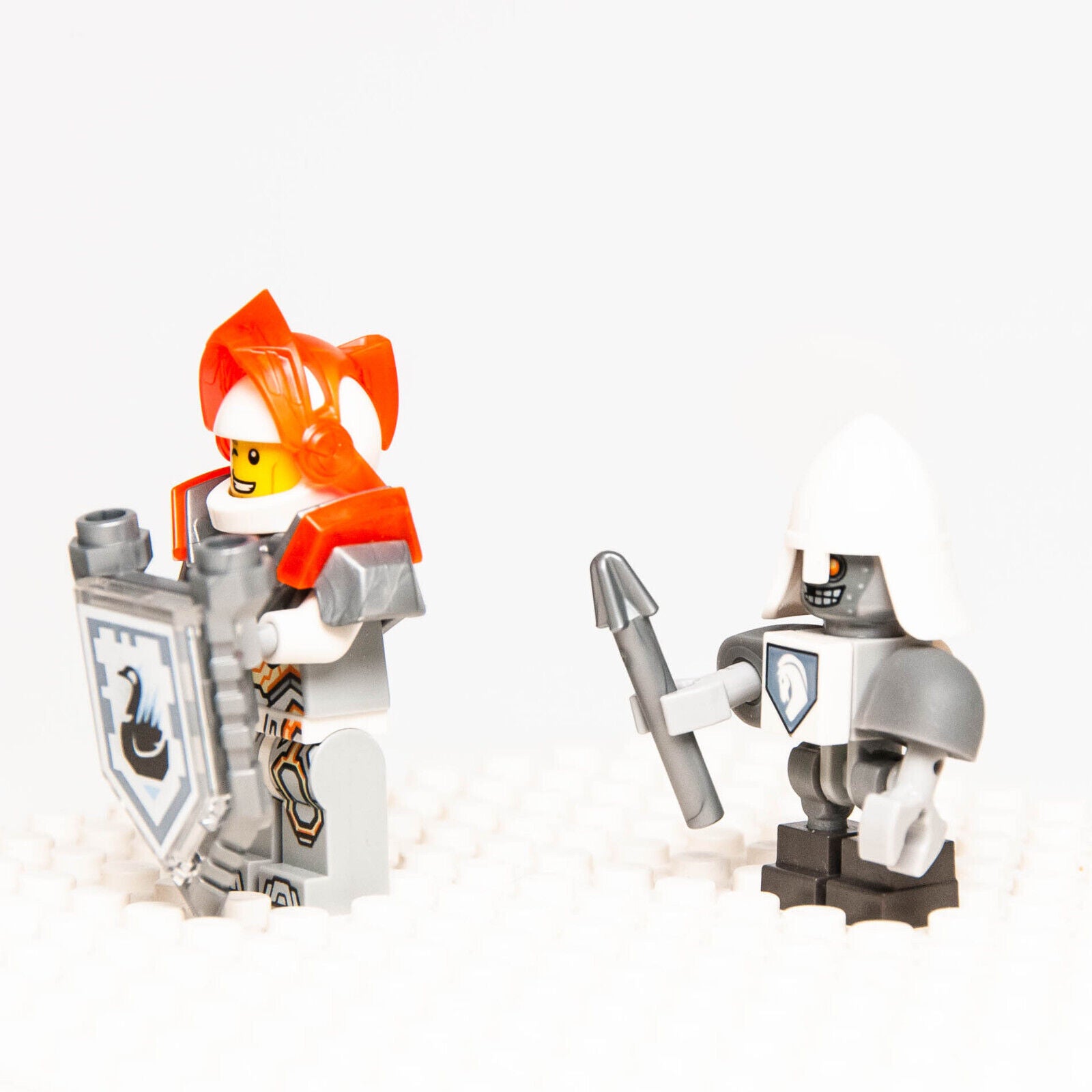 LEGO Nexo Knights Minifigures - Lance (nex076) & Bot (nex091) 70348 Twin Jouster - StudBee