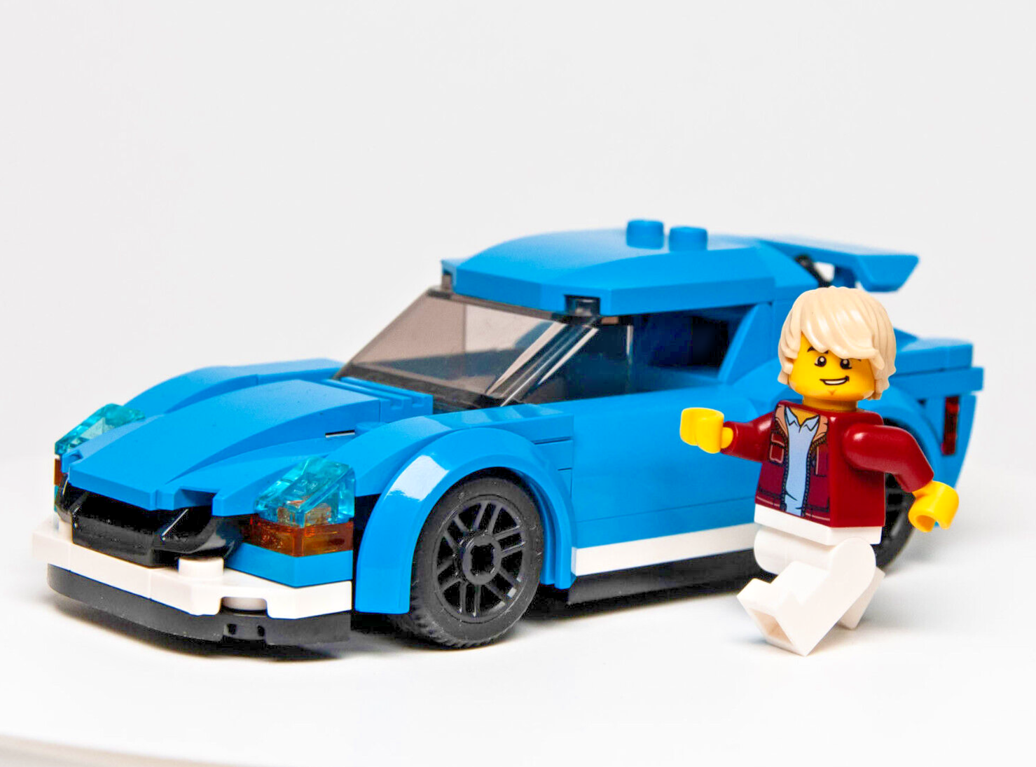 LEGO City Traffic Blue Sports Car- Set 60285 - COMPLETE w/ Box, Instructions - StudBee