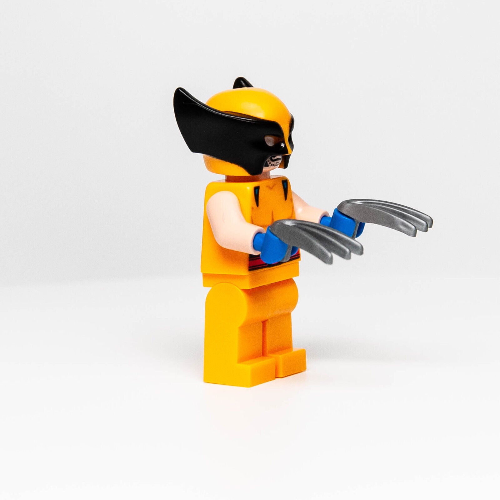 NEW LEGO Wolverine w/ Blue Hands 76202 Marvel X-Men (sh805) plus Claws - StudBee