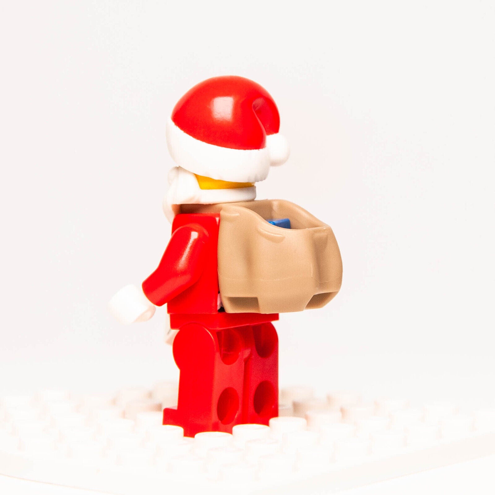 Lego City Minifigure - Police Chief Wheeler Santa Disguise (cty1209 Advent 60268 - StudBee