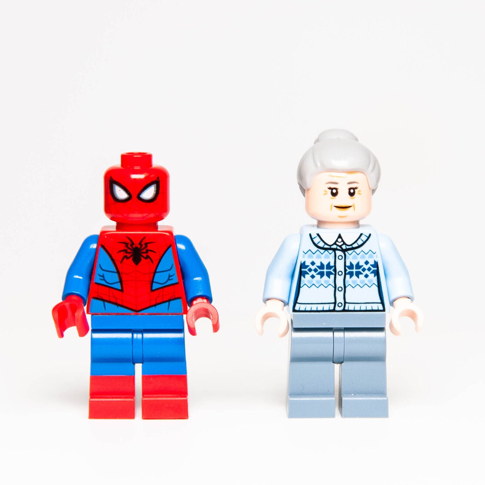 Lego 76115 Minifigure Lot : Spider-Man (sh536) & Aunt May (sh544) Mech vs. Venom - StudBee