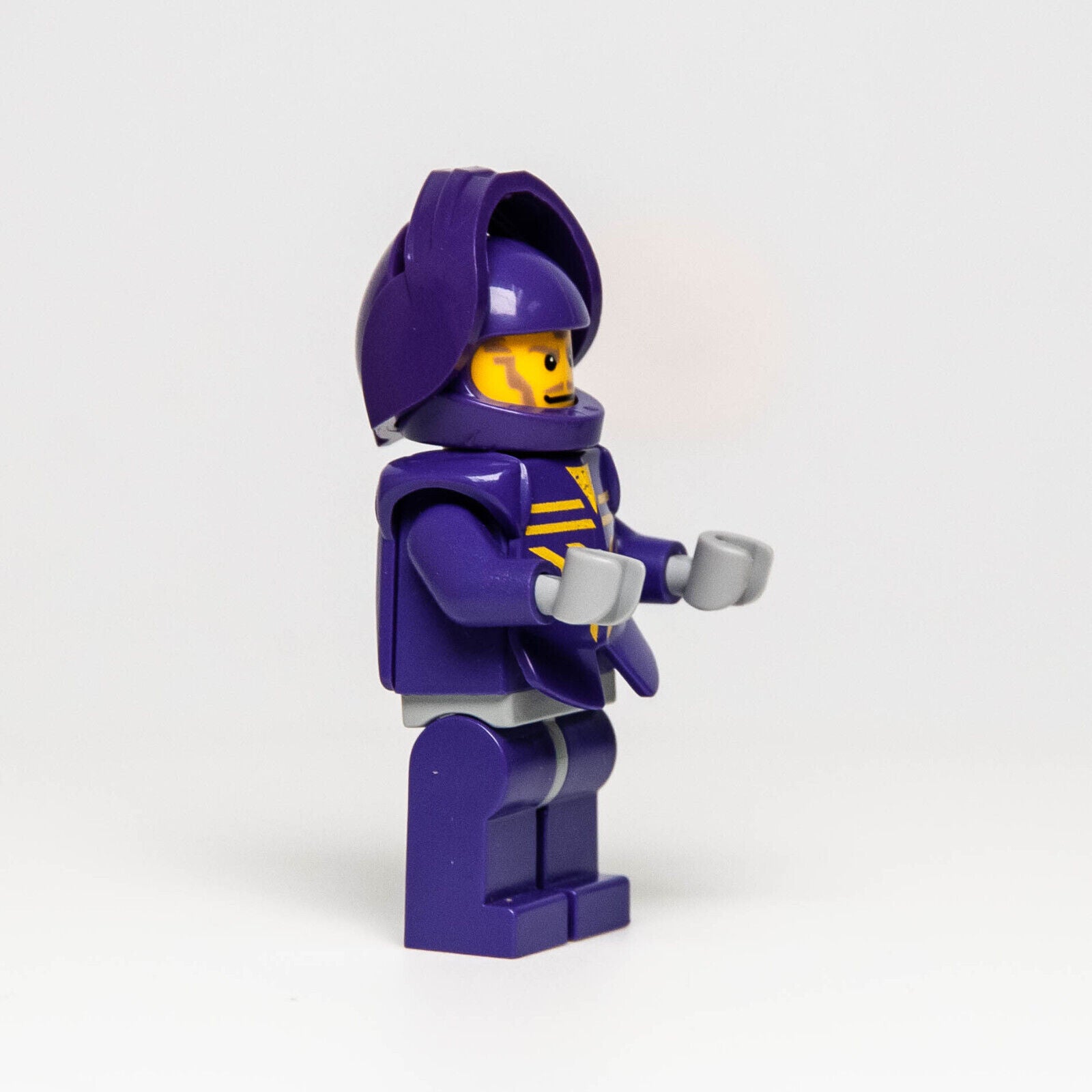 LEGO Castle Knights Kingdom II Minifigure - Danju (cas262) Wolf Purple 8781 8777 - StudBee