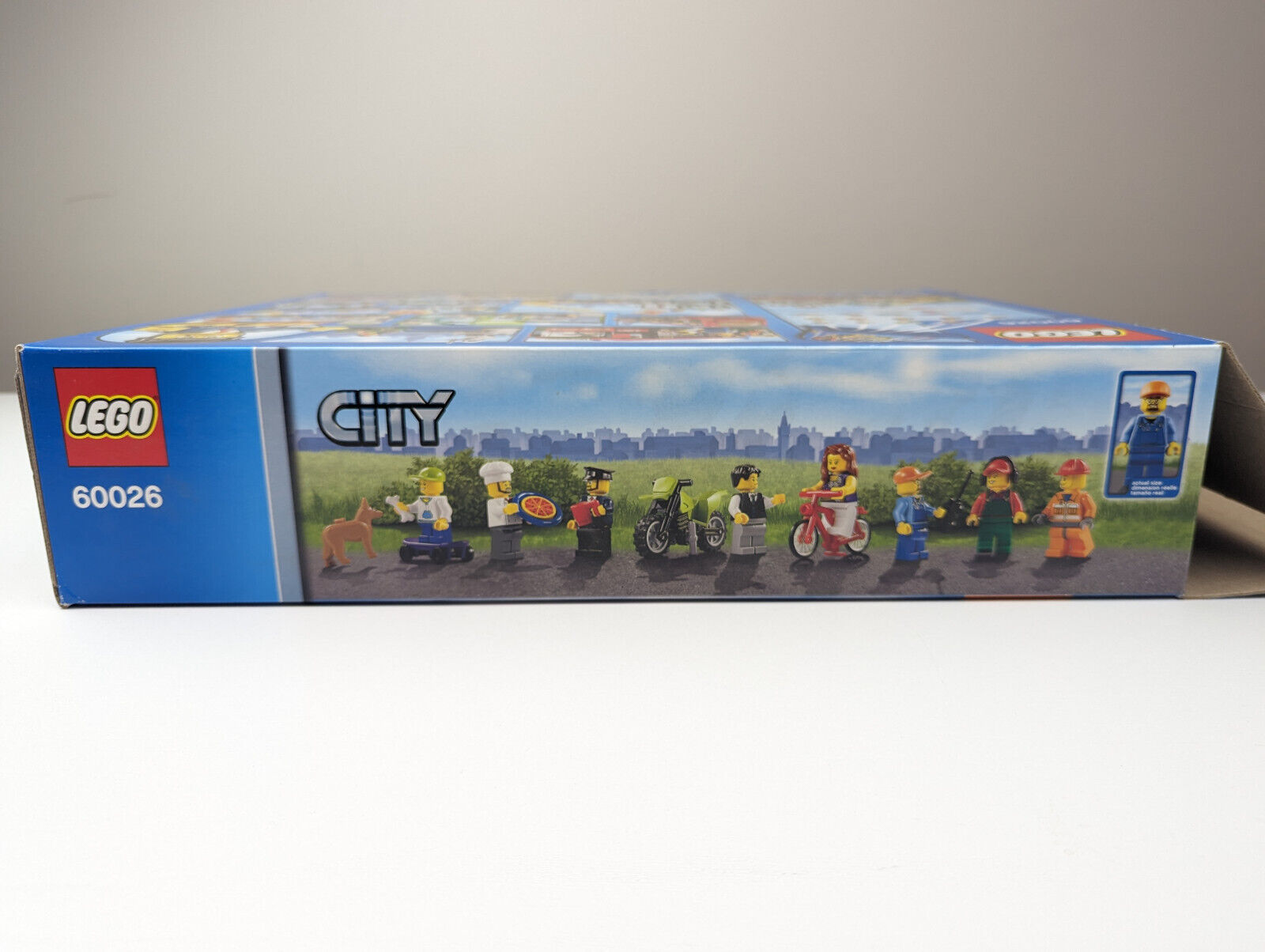 LEGO CITY: Town Square (60026) 100% Complete w/ Box, Instructions - StudBee