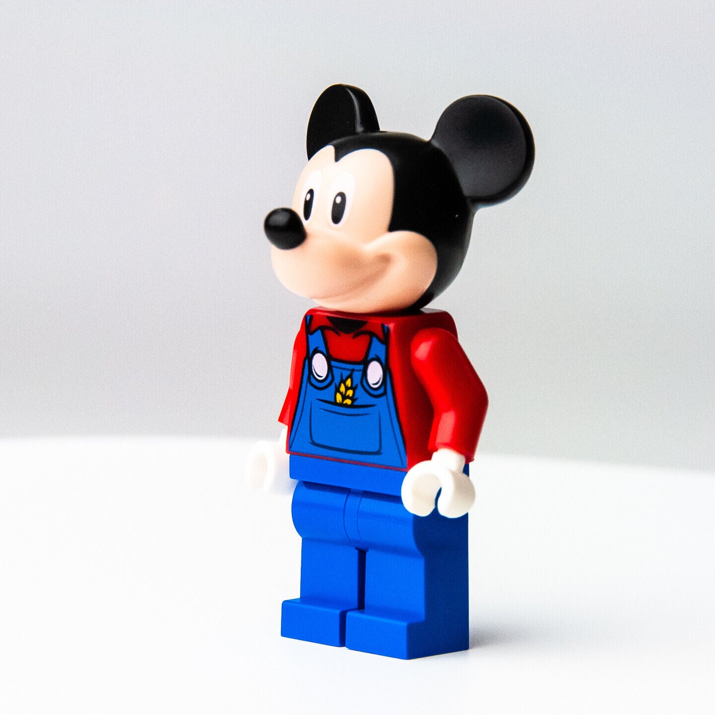 NEW Mickey Mouse - Mickey Mouse & Donald Duck's Farm - (dis054) LEGO Minifigure - StudBee