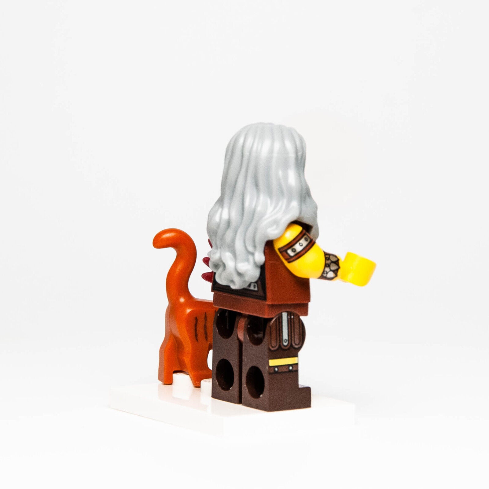 LEGO Movie 2 Series Minifigure: Cat Lady Sherry Scratchen-Post 71023 (coltlm2-6) - StudBee