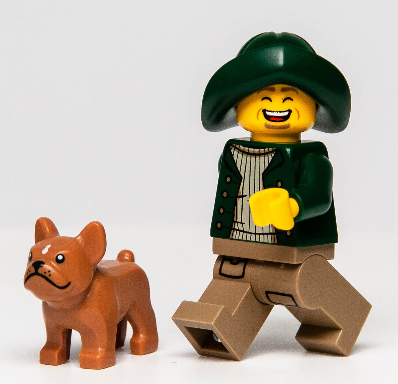 New Lego BAM 2023 Lighthouse Keeper Dark Green Minifigure w/ French Bulldog Fish - StudBee