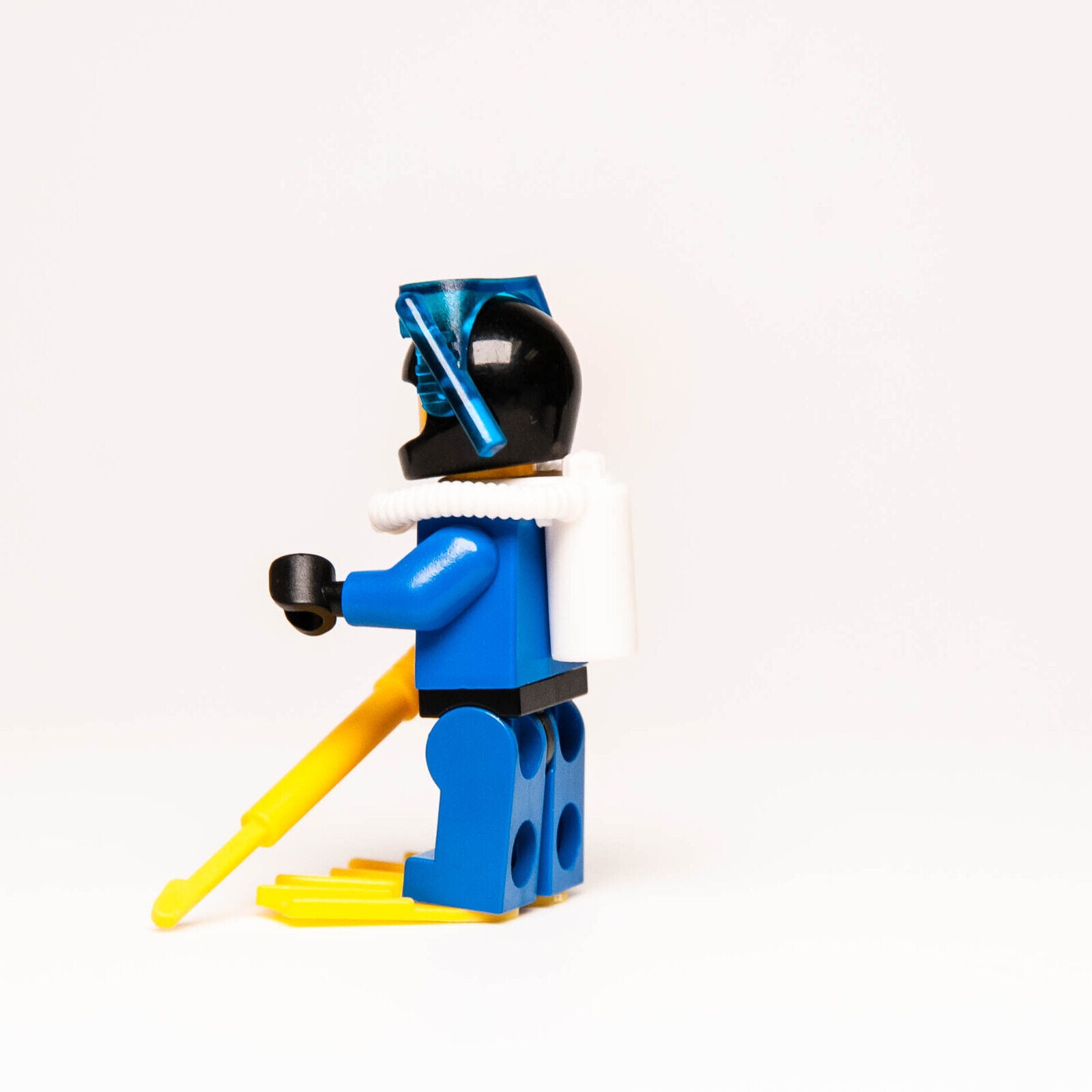 Lego Vintage Divers Minifigure - Blue Diver Female (div002a) 2536 - StudBee