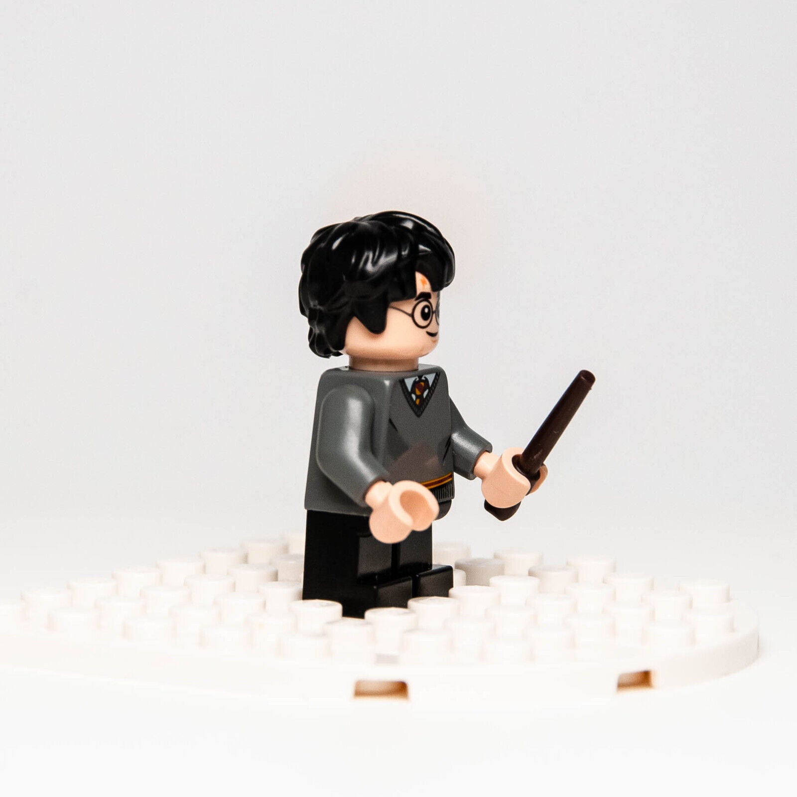 LEGO Harry Potter Minifigure in Gryffindor Sweater, Short Legs (hp150) 30407 - StudBee