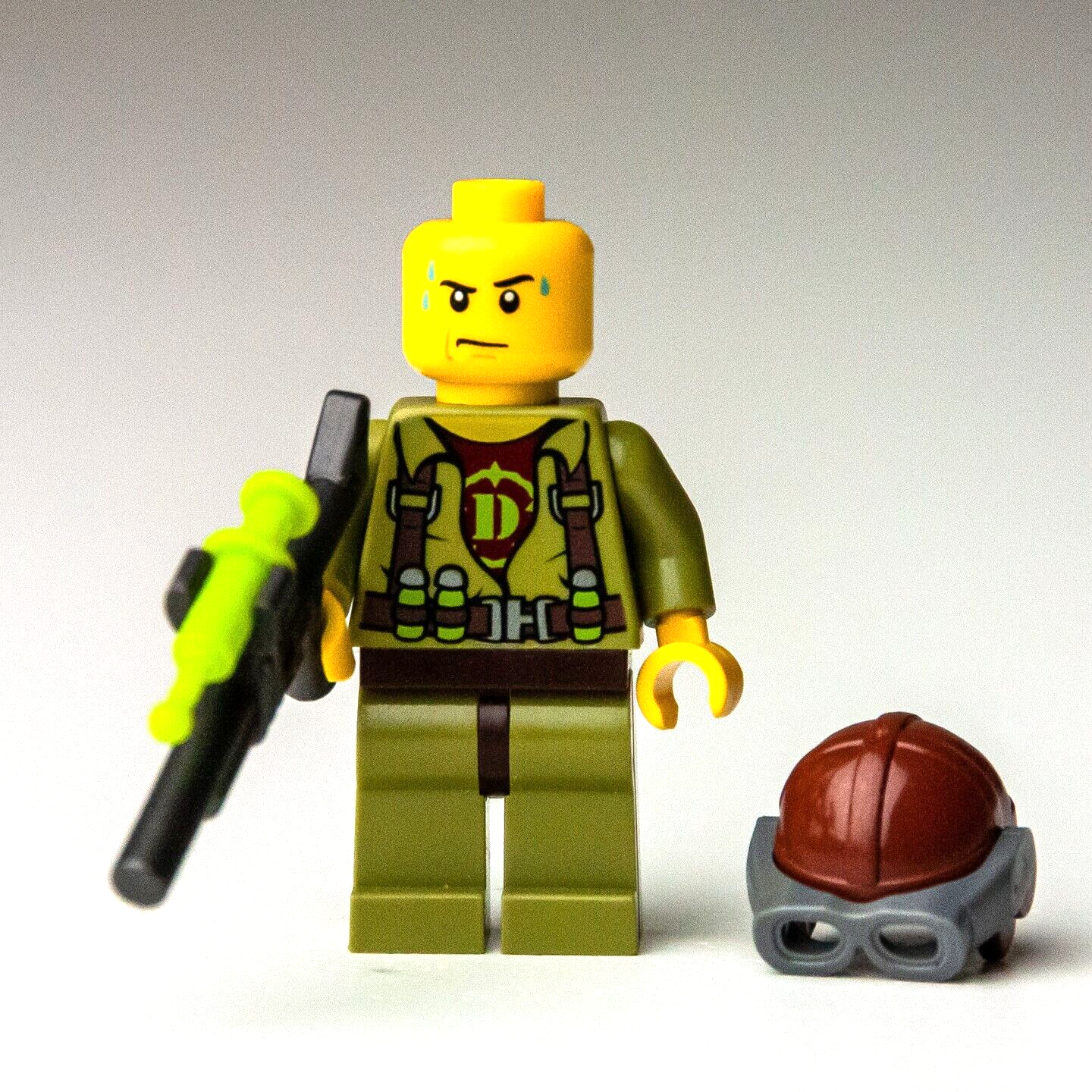 LEGO Hero - Helicopter Pilot - (dino002) Minifigure Dino Defense Jurassic - StudBee