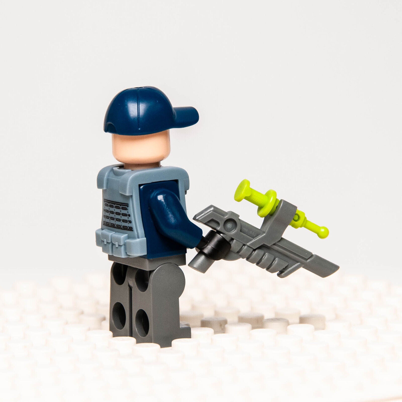 LEGO Minifigure - ACU Trooper Angry (jw010) Jurassic World 75917 - StudBee