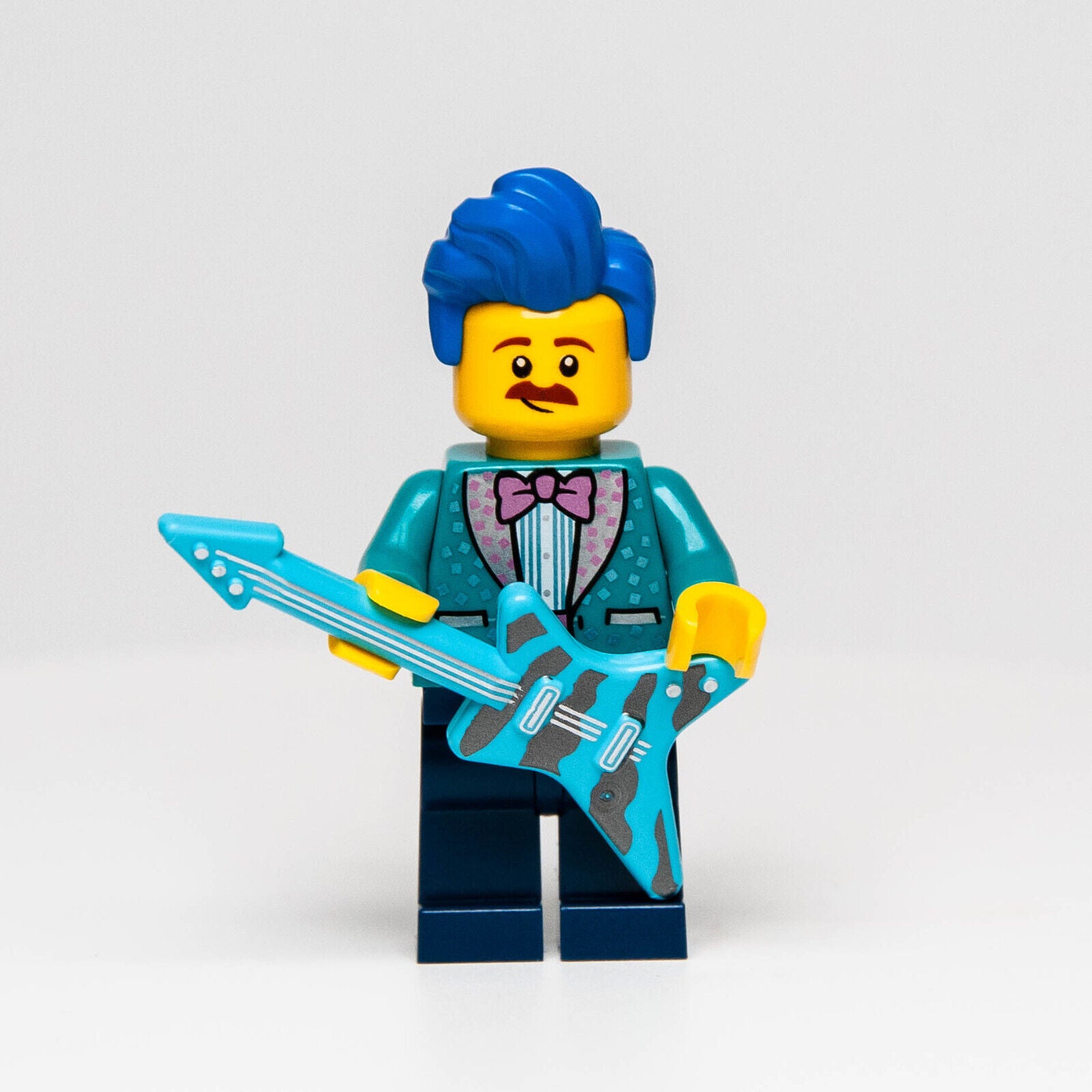 New Lego BAM 2023 Rockabilly Blue Hair Musician Minifigure w/ Electric Guitar - StudBee