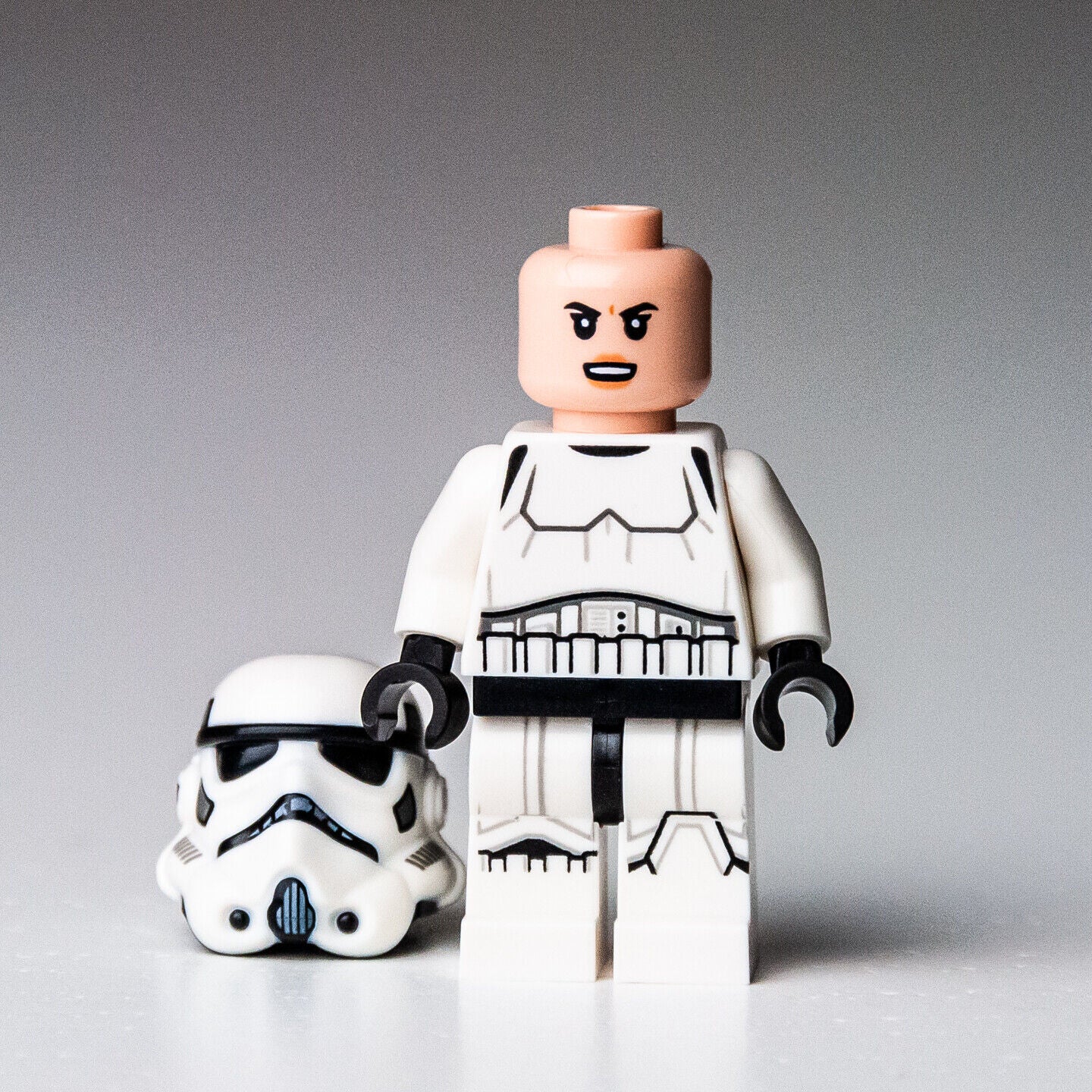 NEW LEGO Stormtrooper Minifigure Female Imperial Armored Marauder 75311 (sw1168 - StudBee