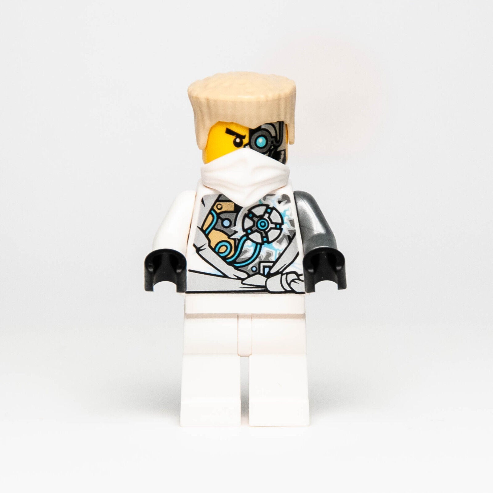 Zane Elemental Robe LEGO Ninjago Minifigure: Zane Techno Robe, Rebooted Battle Damage (njo