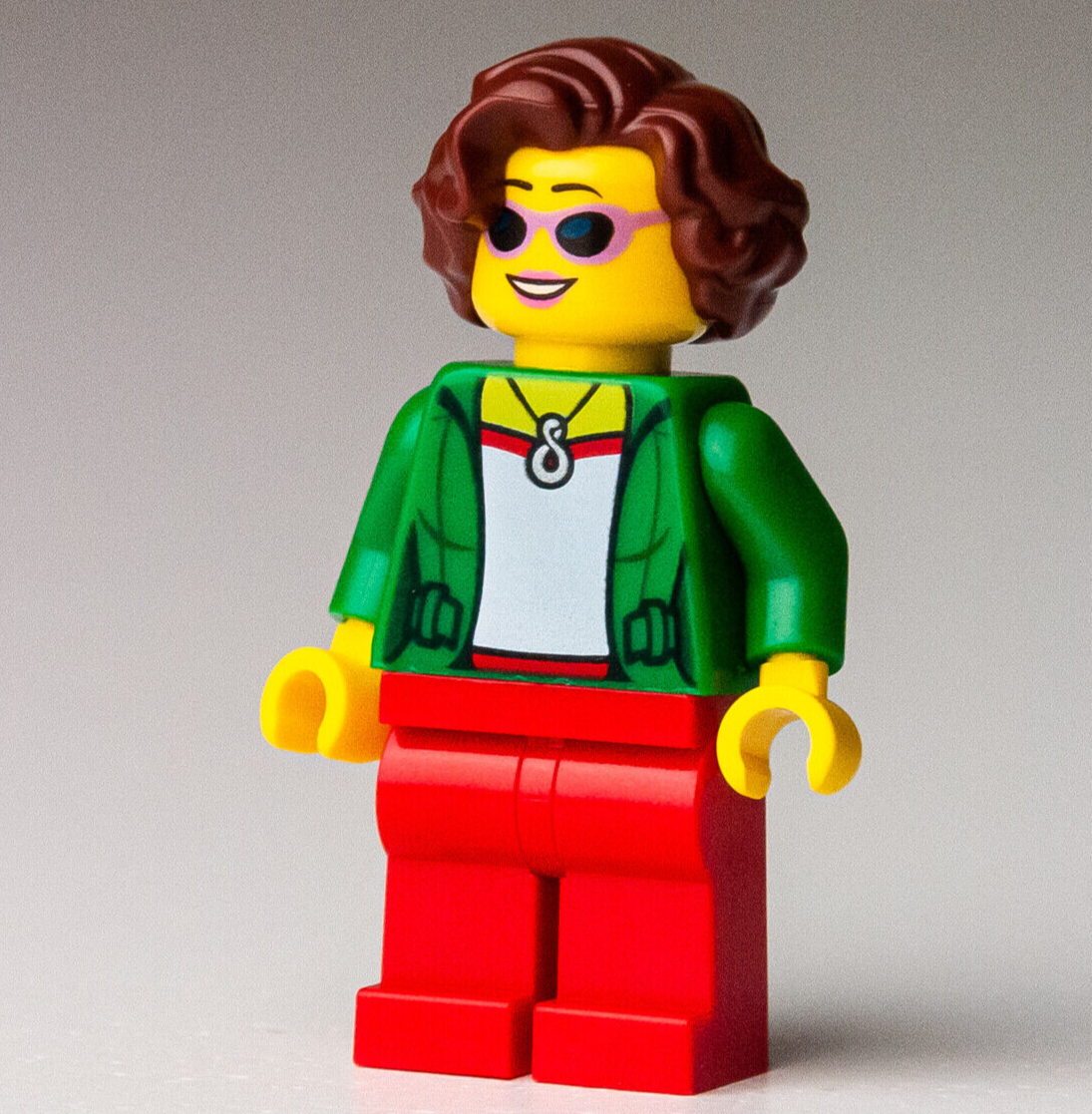 NEW Female (Green Jacket) - Caravan Family Holiday - (twn399) LEGO Minifigure - StudBee