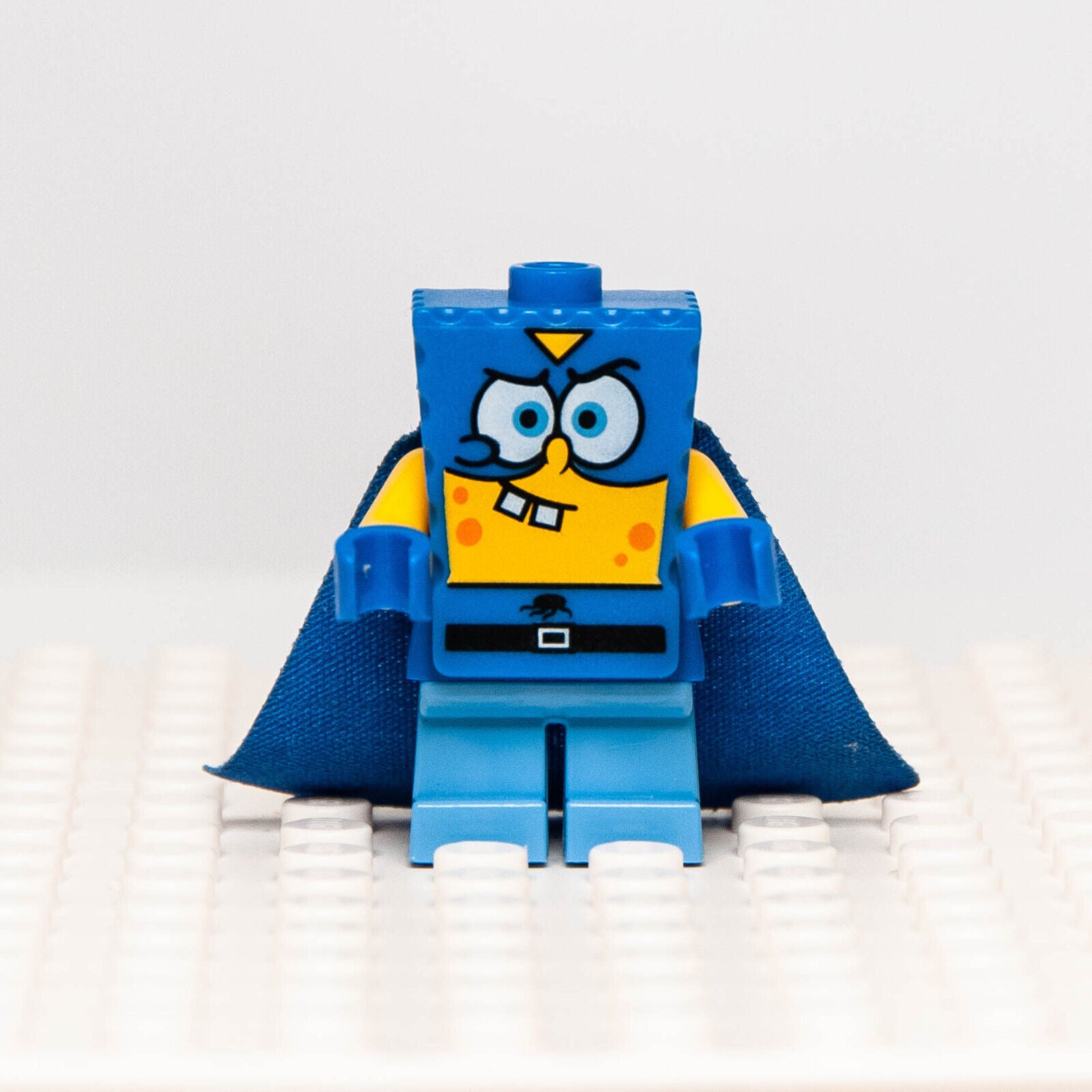 LEGO Minifigure SpongeBob Squarepants Super Hero (bob025) 3815 - StudBee