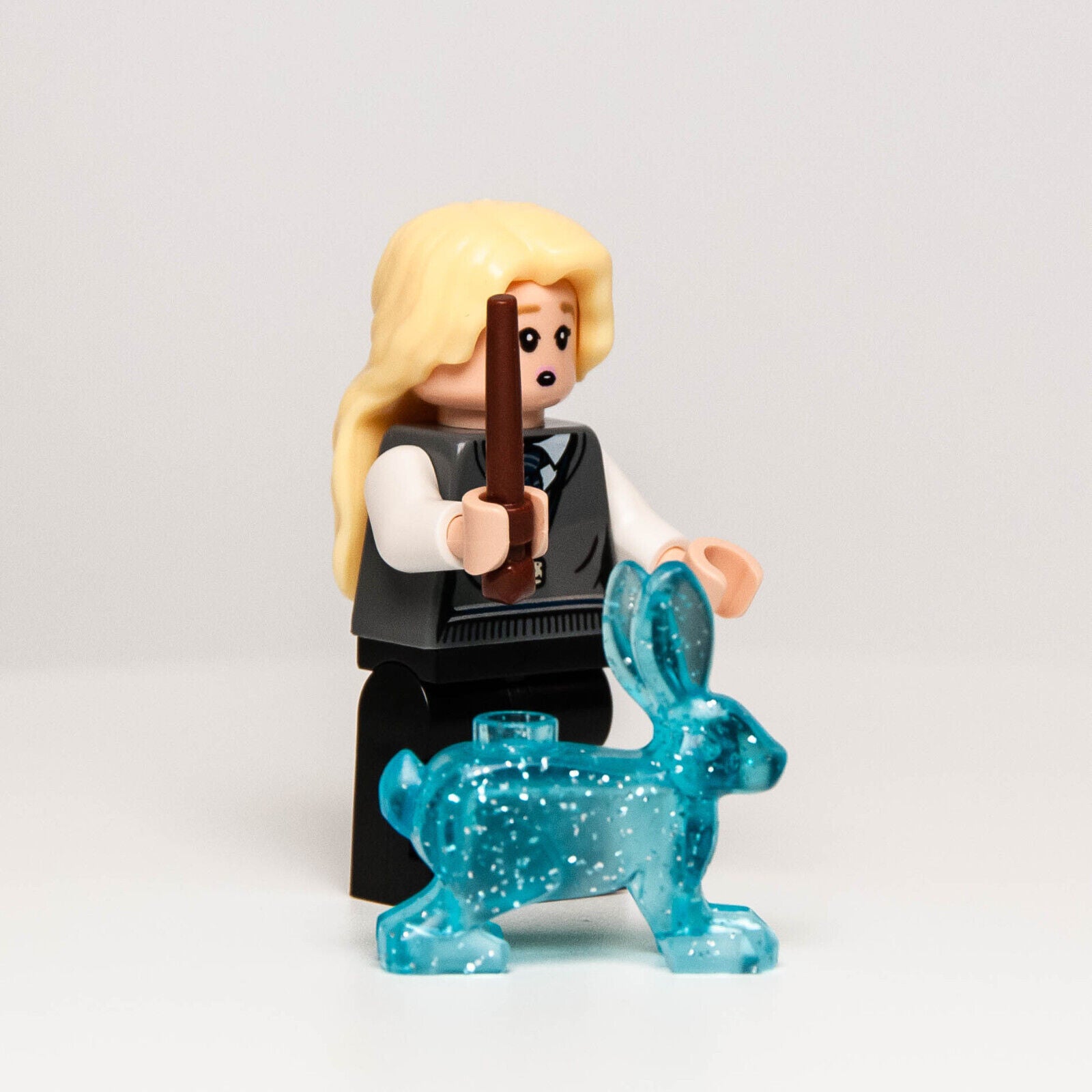 New LEGO Luna Lovegood & Hare Patronus Gryffindor Minifigure - 75966 (hp239) - StudBee