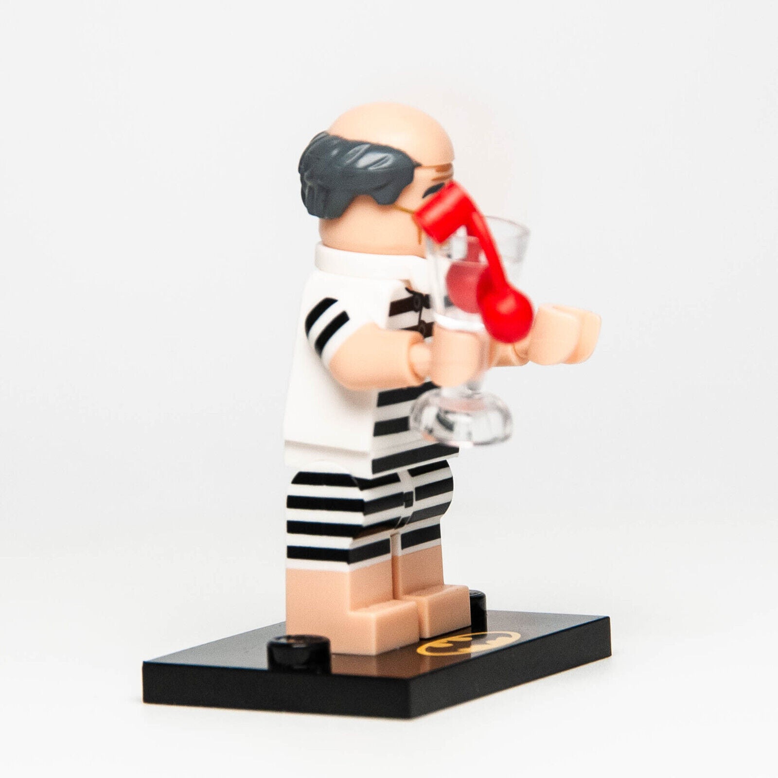 Lego DC Batman CMF Series 2 71020 Minifigure -Beach Vacation Alfred (coltlbm2-10 - StudBee